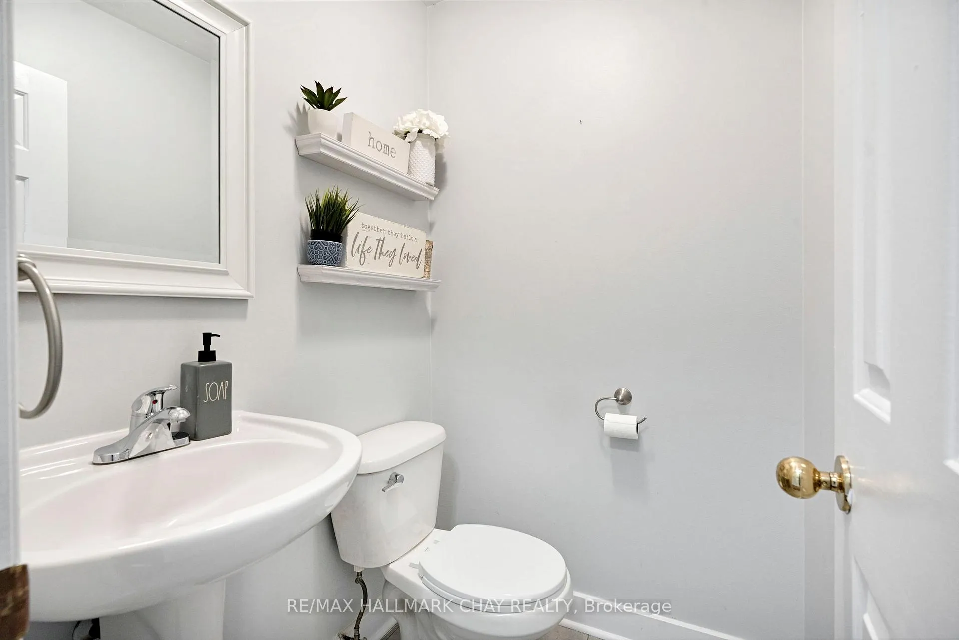 Photo 10 of 104 Pickett Crescent, Barrie, Painswick North — HOMEH