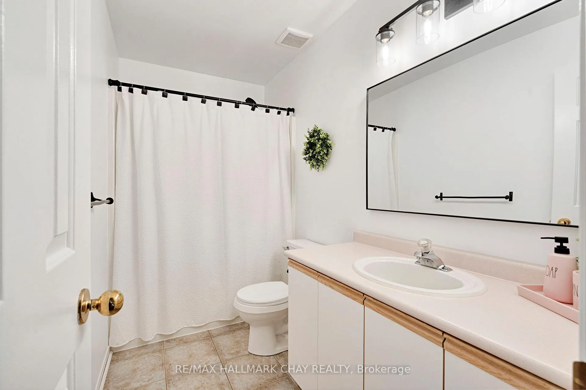 Photo 20 of 104 Pickett Crescent, Barrie, Painswick North — HOMEH