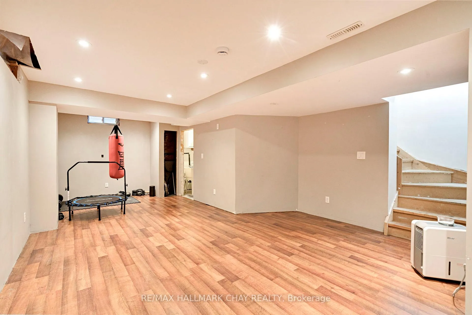 Photo 25 of 104 Pickett Crescent, Barrie, Painswick North — HOMEH