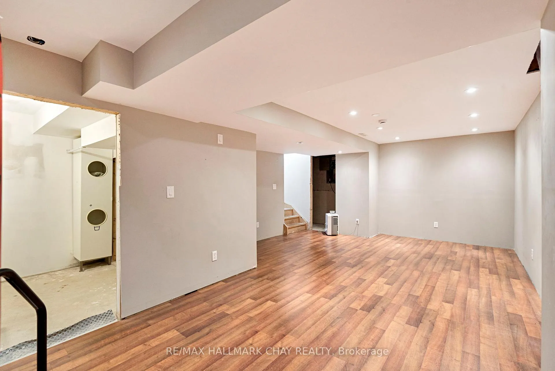 Photo 26 of 104 Pickett Crescent, Barrie, Painswick North — HOMEH