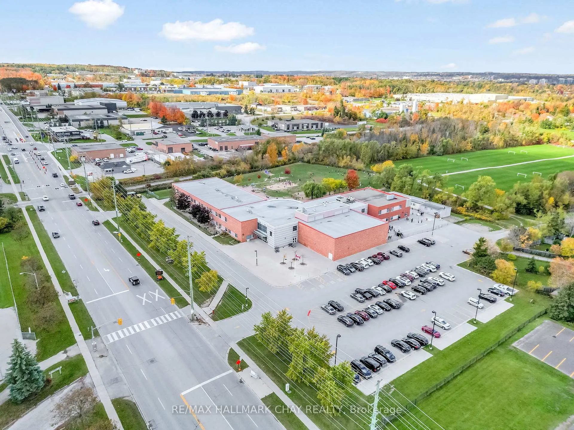 Photo 35 of 104 Pickett Crescent, Barrie, Painswick North — HOMEH