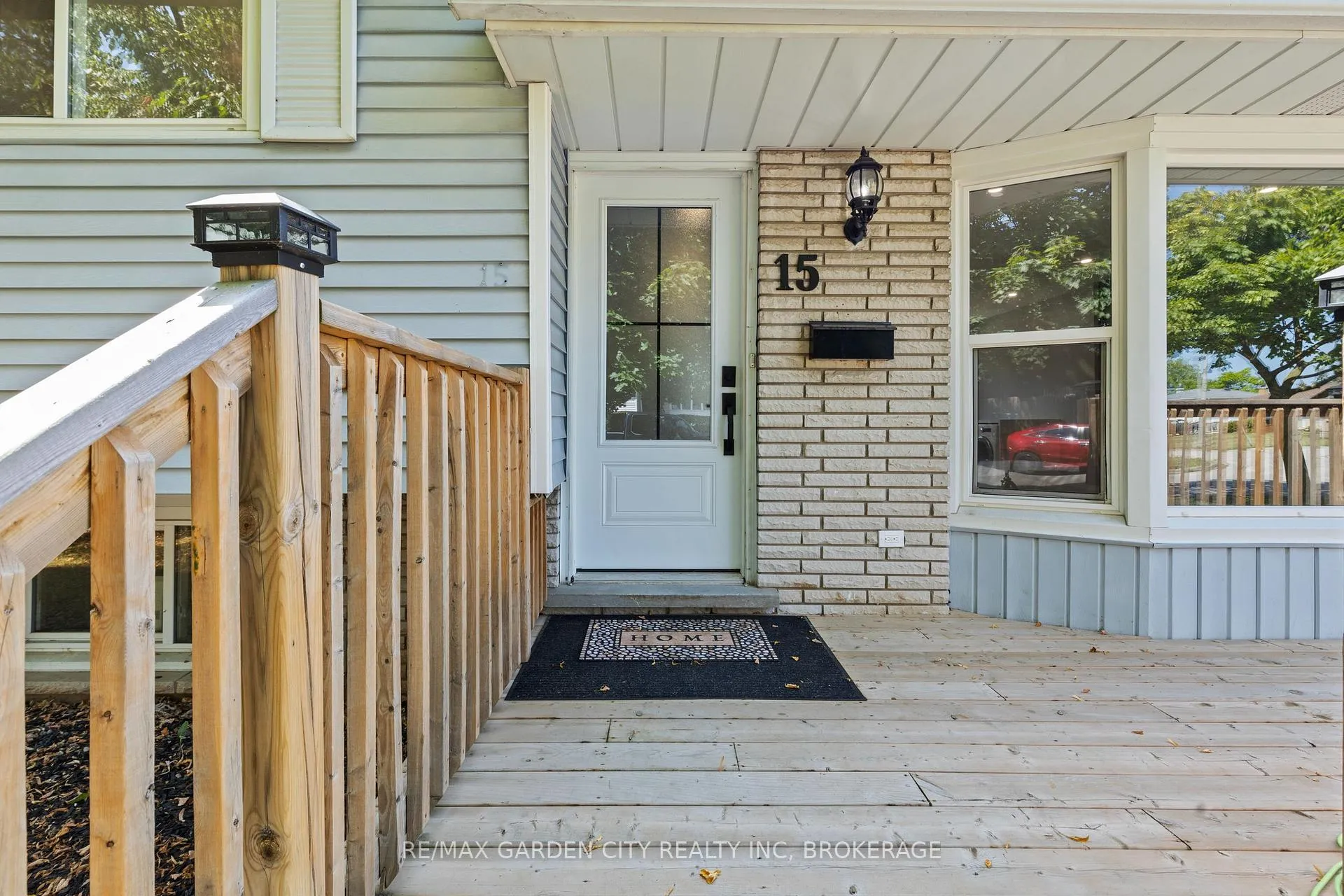 Photo 4 of Unit 1, 15 Ancaster Boulevard, St. Catharines, Carlton/Bunting — HOMEH