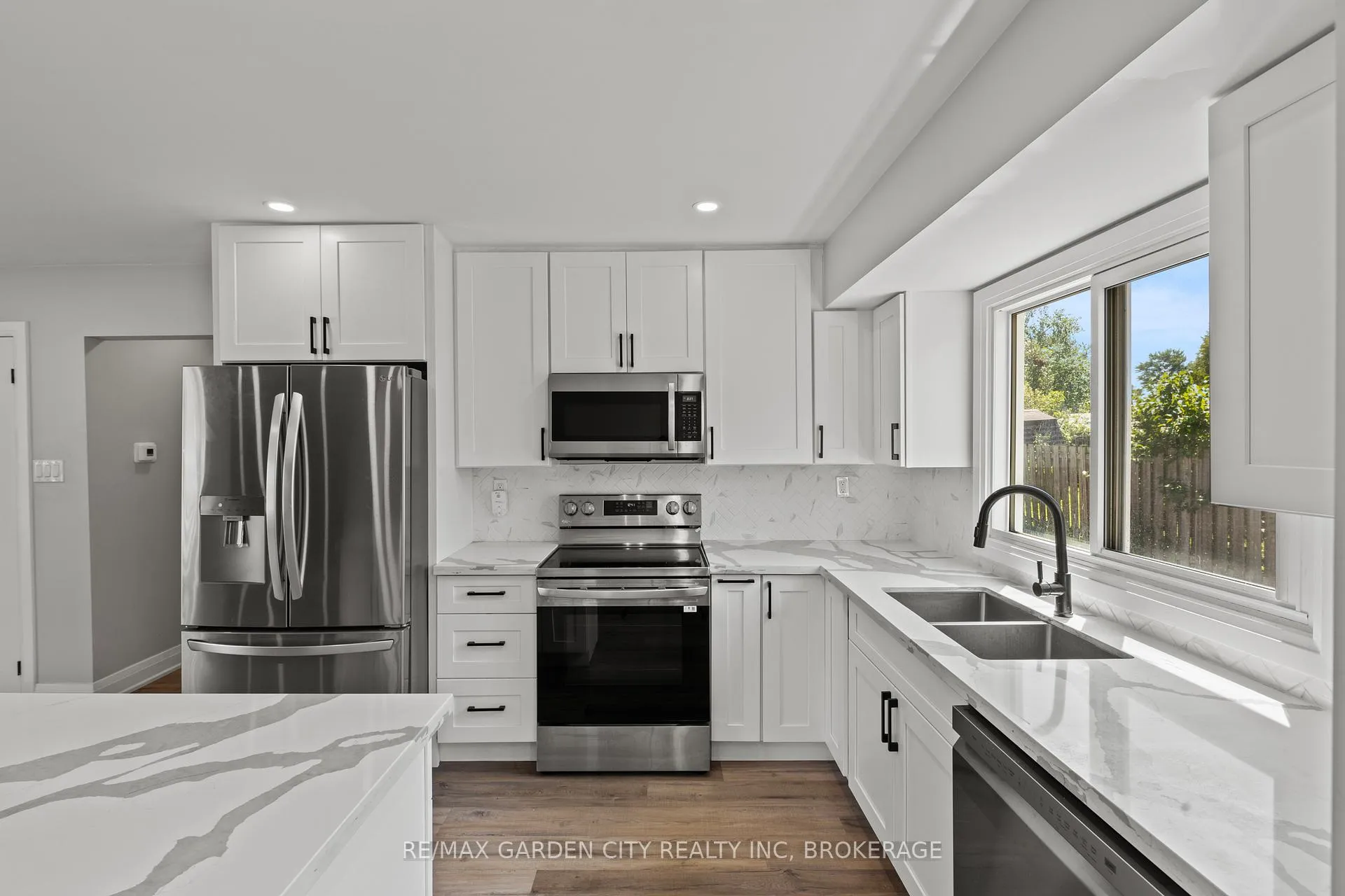 Photo 10 of Unit 1, 15 Ancaster Boulevard, St. Catharines, Carlton/Bunting — HOMEH