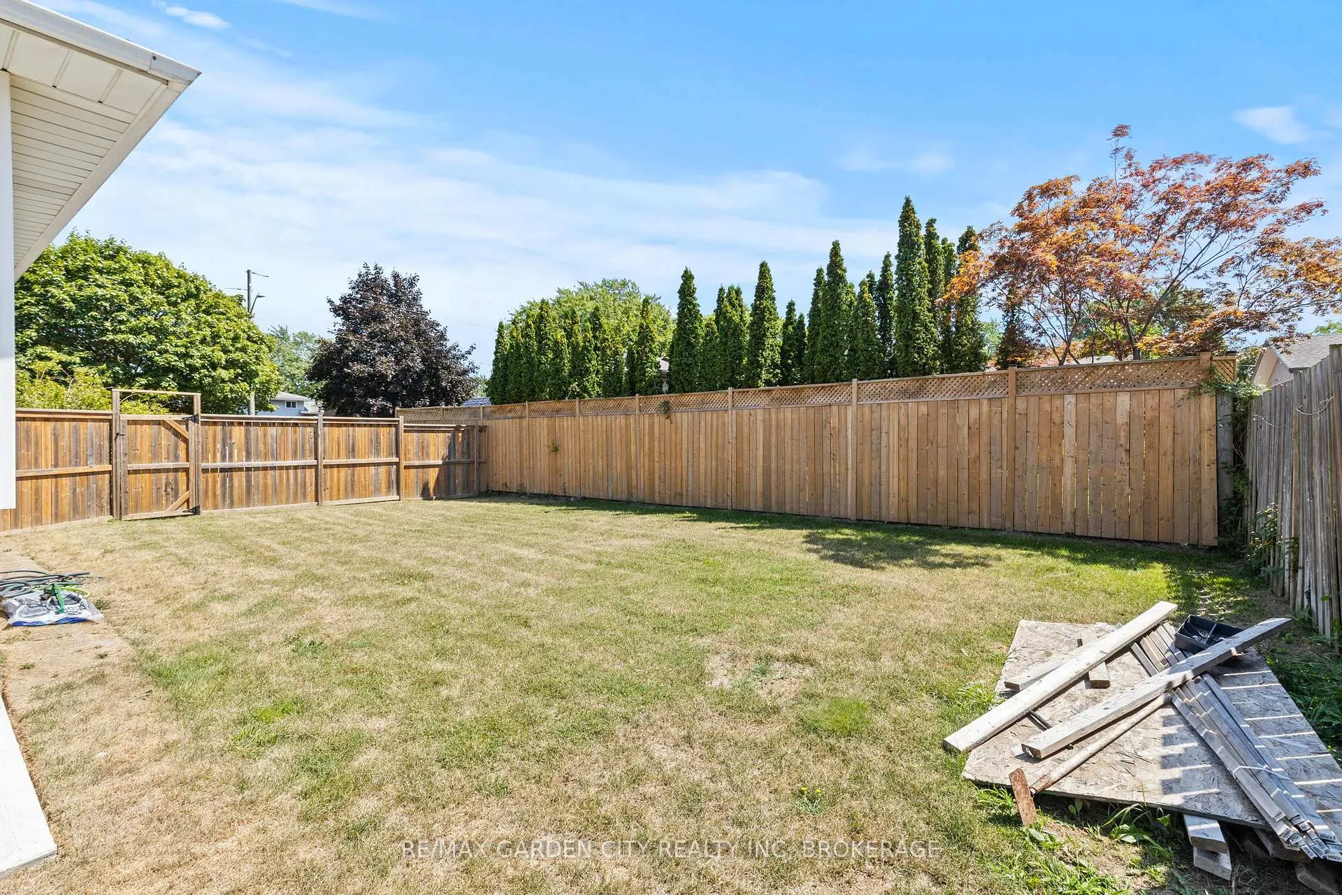 Photo 25 of Unit 1, 15 Ancaster Boulevard, St. Catharines, Carlton/Bunting — HOMEH