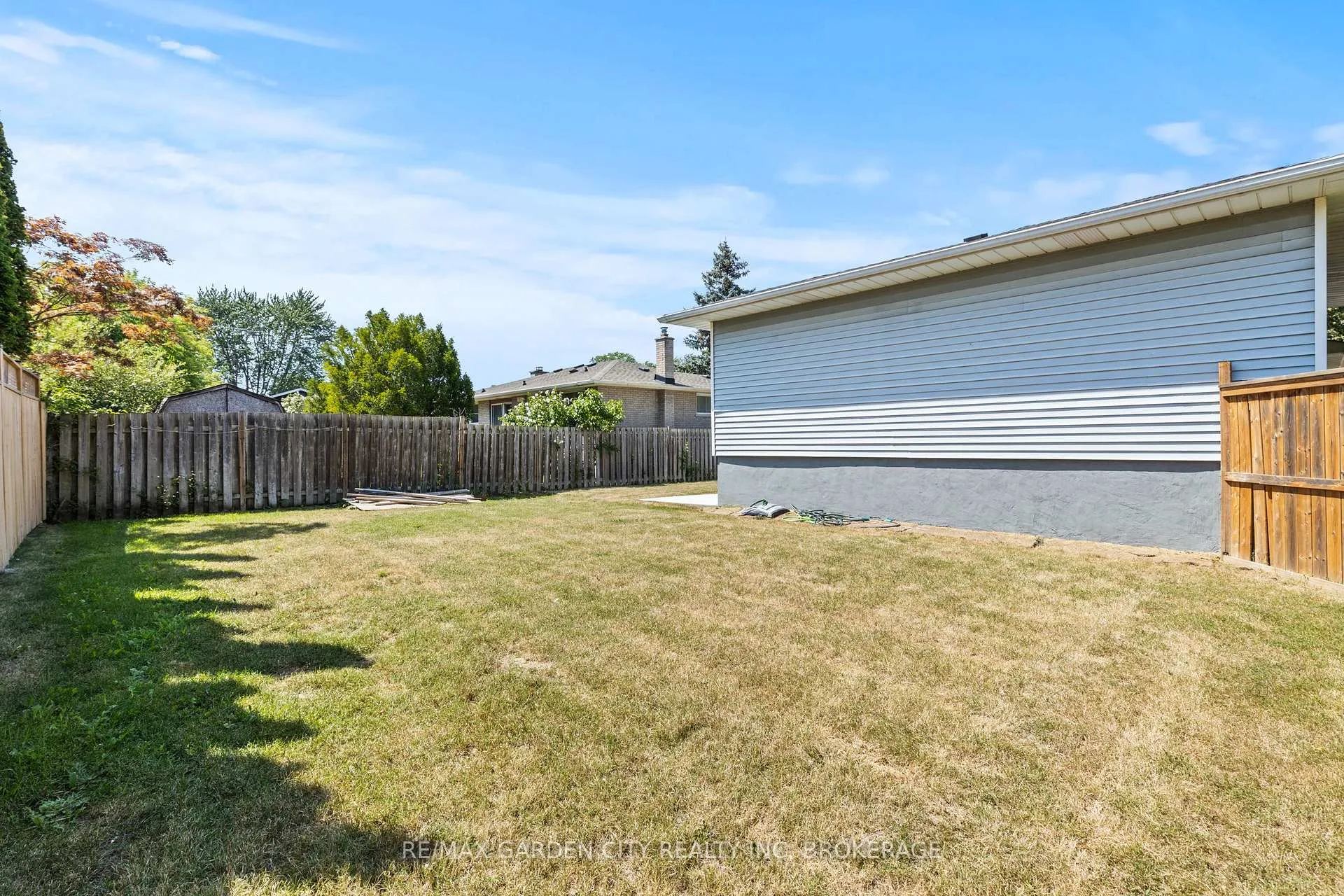 Photo 26 of Unit 1, 15 Ancaster Boulevard, St. Catharines, Carlton/Bunting — HOMEH