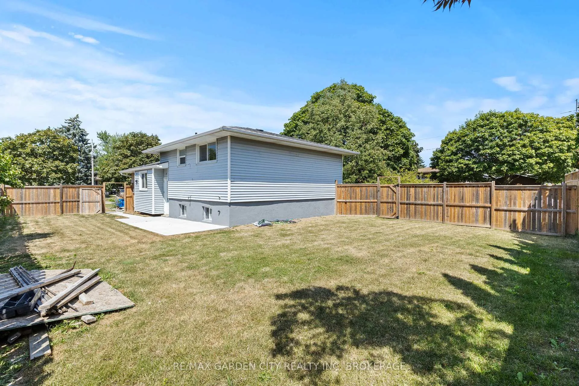 Photo 27 of Unit 1, 15 Ancaster Boulevard, St. Catharines, Carlton/Bunting — HOMEH
