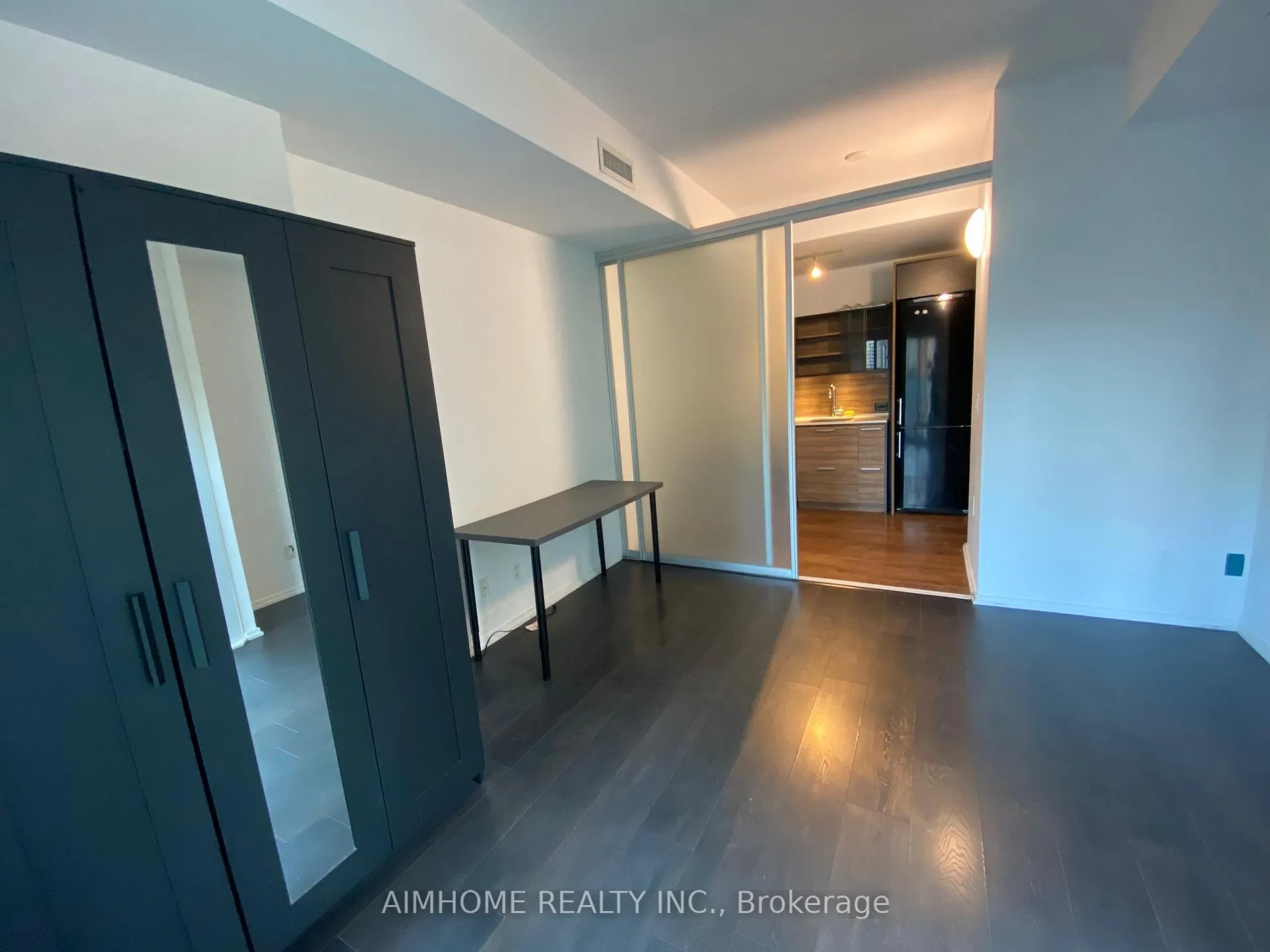 Photo 5 of Unit 601, 75 St Nicholas Street, Toronto, Bay Street Corridor — HOMEH