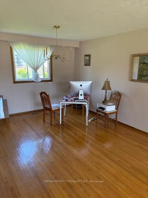 Photo 5 of 30 Nardi Court, Hamilton, Greenford — HOMEH