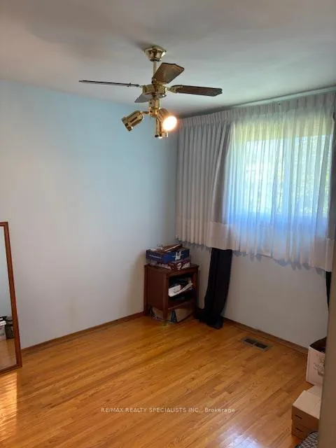 Photo 10 of 30 Nardi Court, Hamilton, Greenford — HOMEH