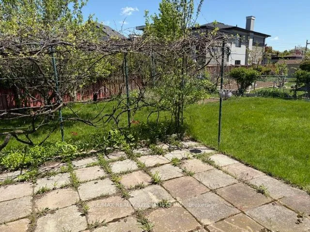 Photo 15 of 30 Nardi Court, Hamilton, Greenford — HOMEH
