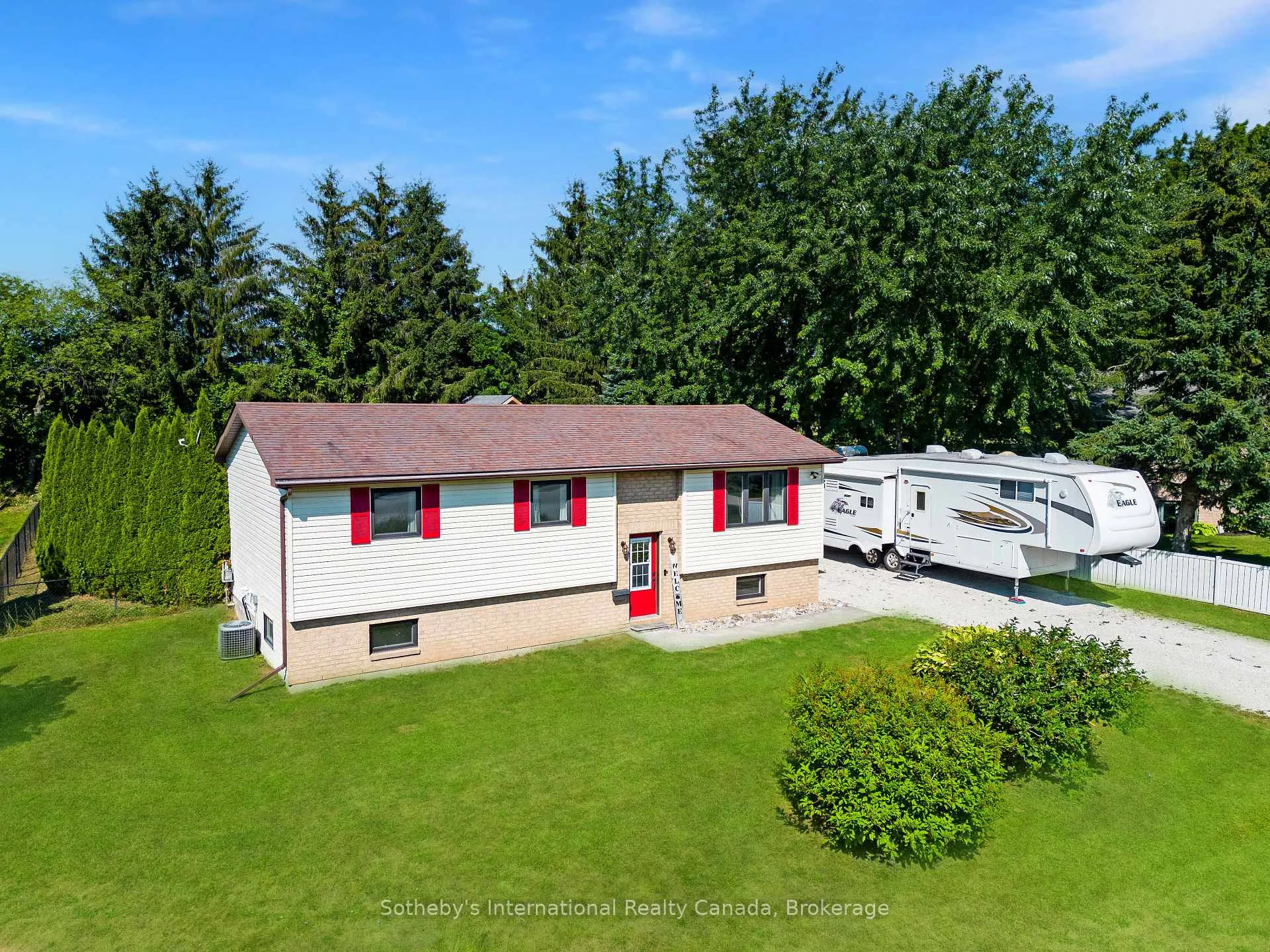 Photo 6 of 140 Greenfield Drive, Meaford — HOMEH