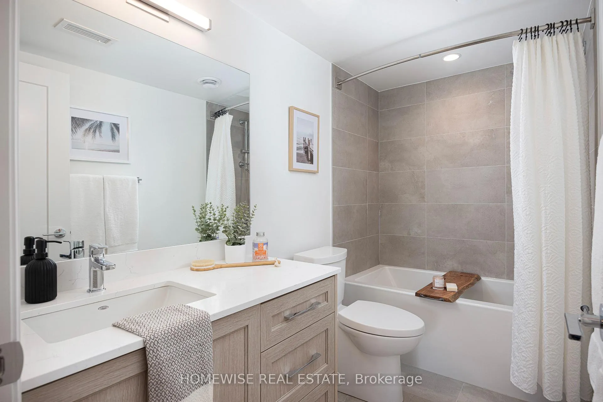 Photo 16 of Unit 2, 600 Brookdale Avenue, Toronto, Bedford Park-Nortown — HOMEH