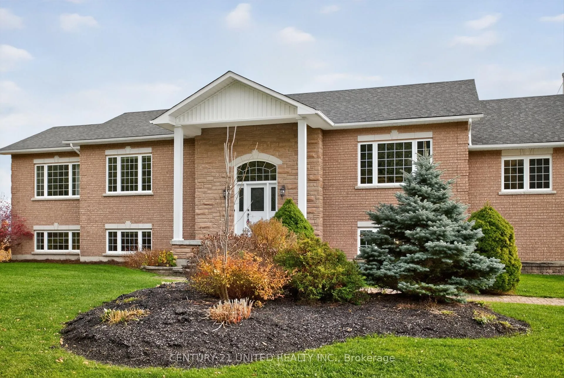 Photo 2 of 1599 Moore Drive, Cavan Monaghan, Cavan Twp — HOMEH