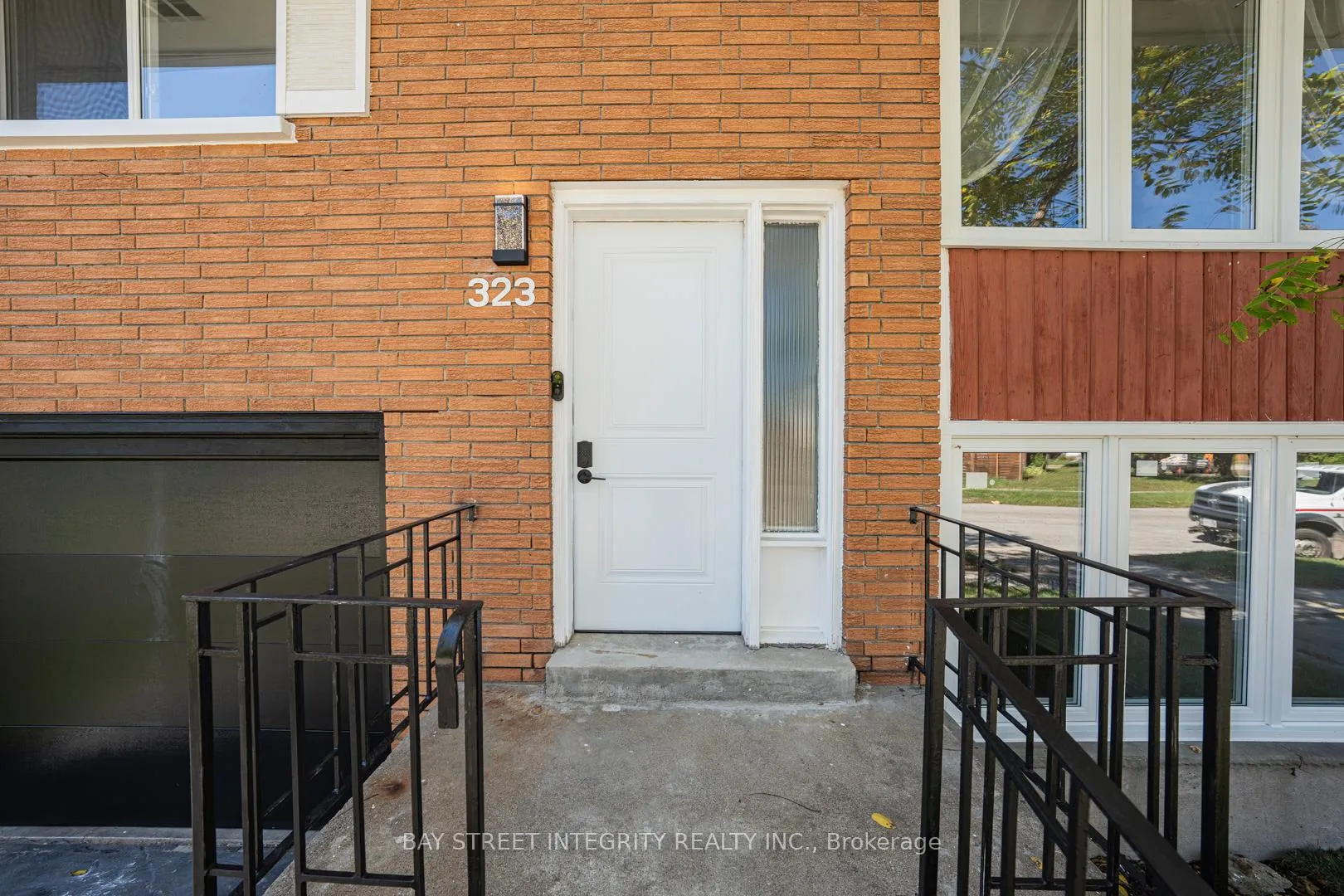 Photo 2 of 323 Clifton Road, Kitchener — HOMEH