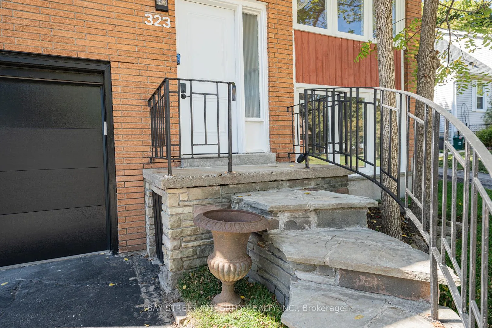 Photo 4 of 323 Clifton Road, Kitchener — HOMEH