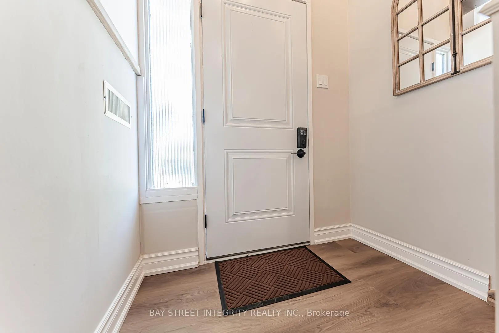 Photo 5 of 323 Clifton Road, Kitchener — HOMEH