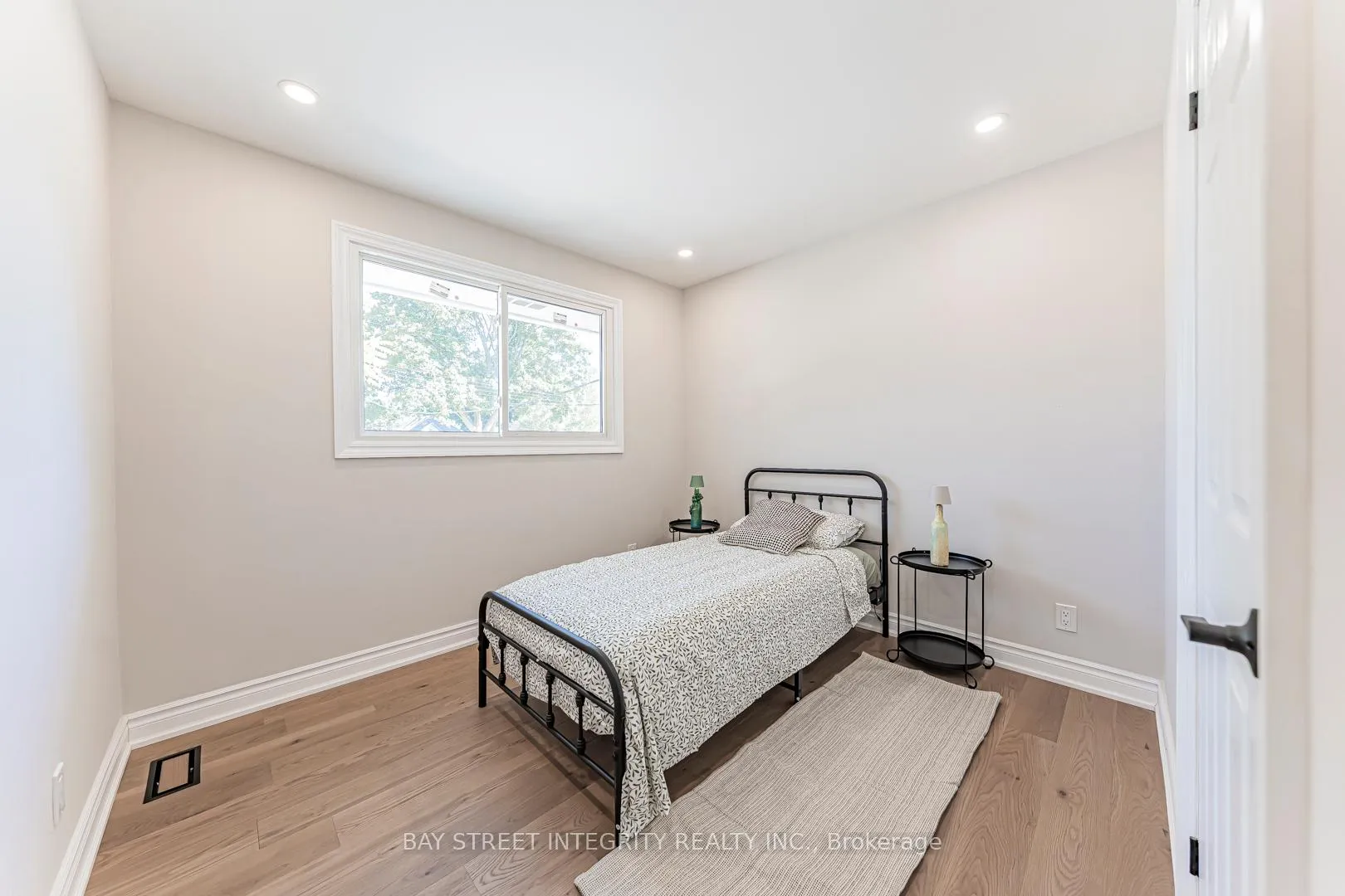 Photo 16 of 323 Clifton Road, Kitchener — HOMEH