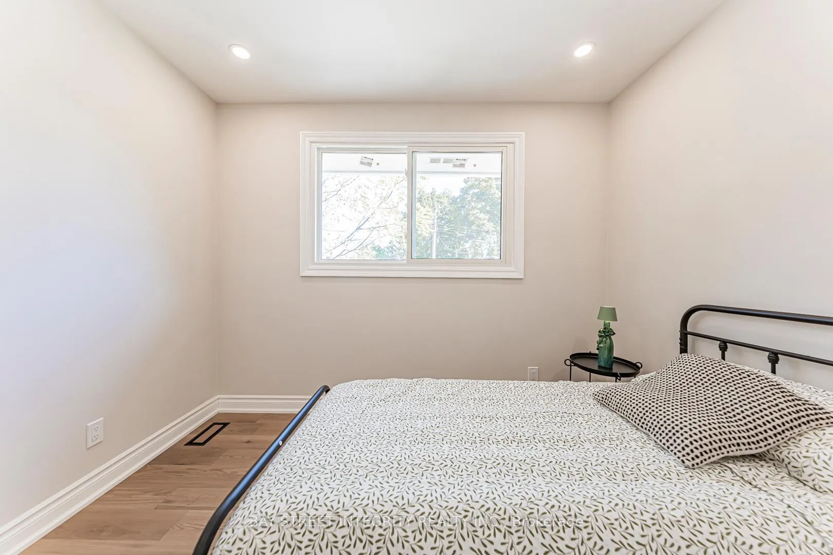 Photo 17 of 323 Clifton Road, Kitchener — HOMEH