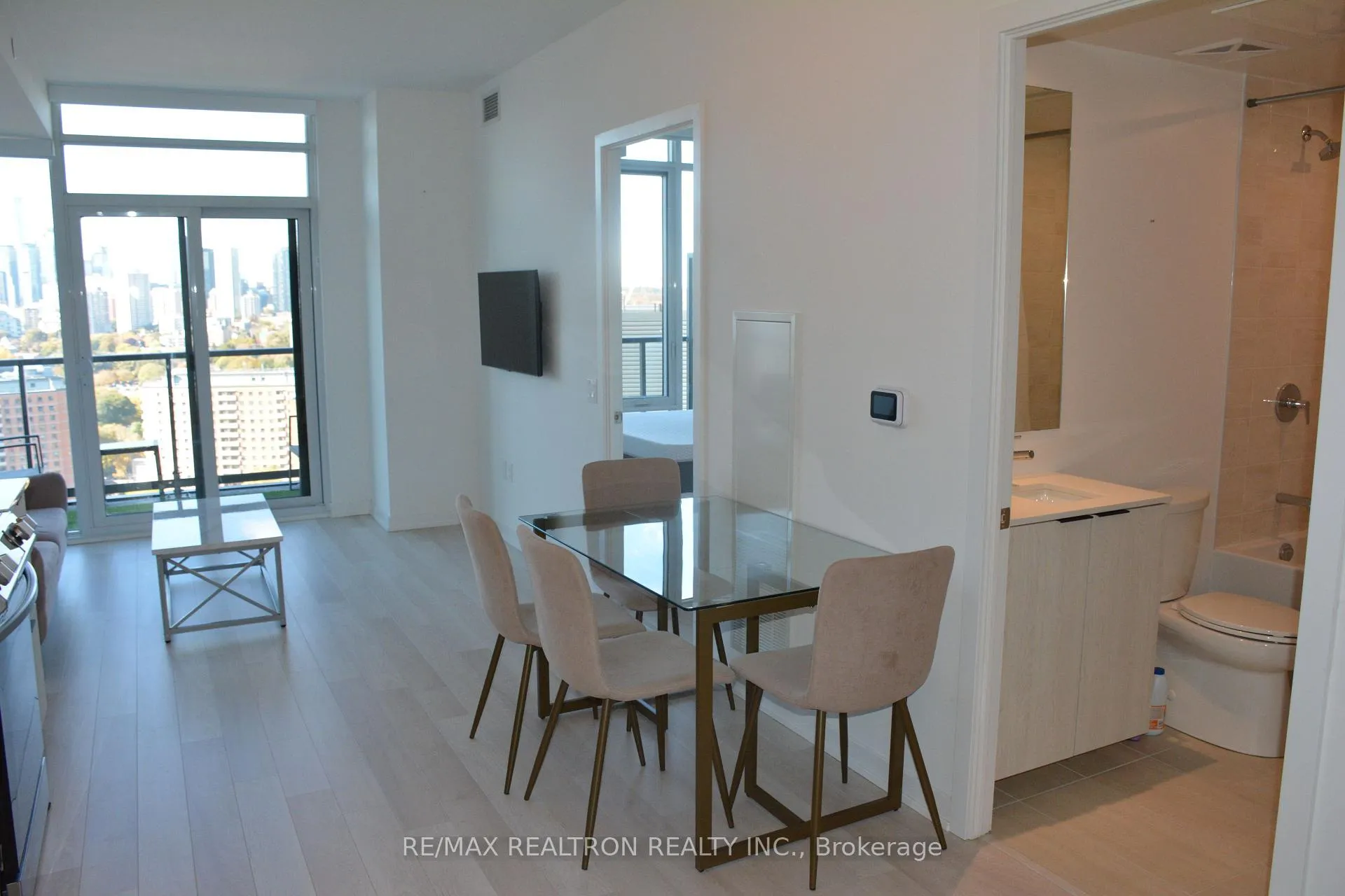 Photo 3 of Unit 2210, 48 Power Street, Toronto, Moss Park — HOMEH