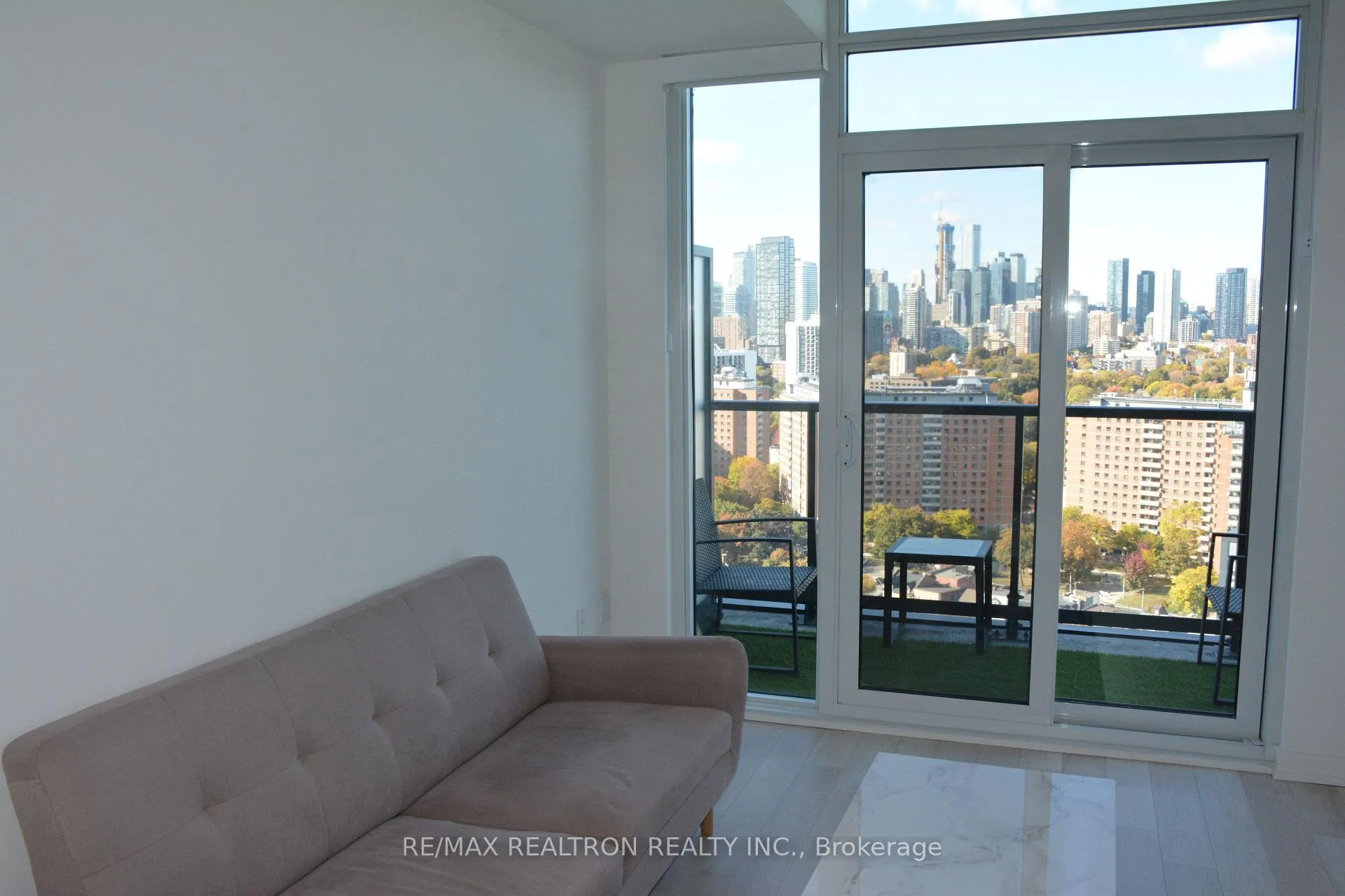 Photo 4 of Unit 2210, 48 Power Street, Toronto, Moss Park — HOMEH