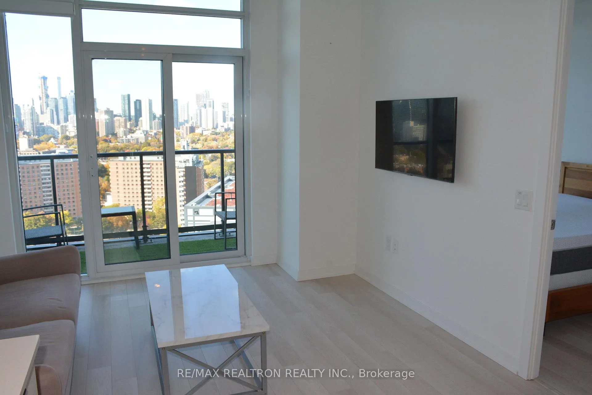 Photo 5 of Unit 2210, 48 Power Street, Toronto, Moss Park — HOMEH