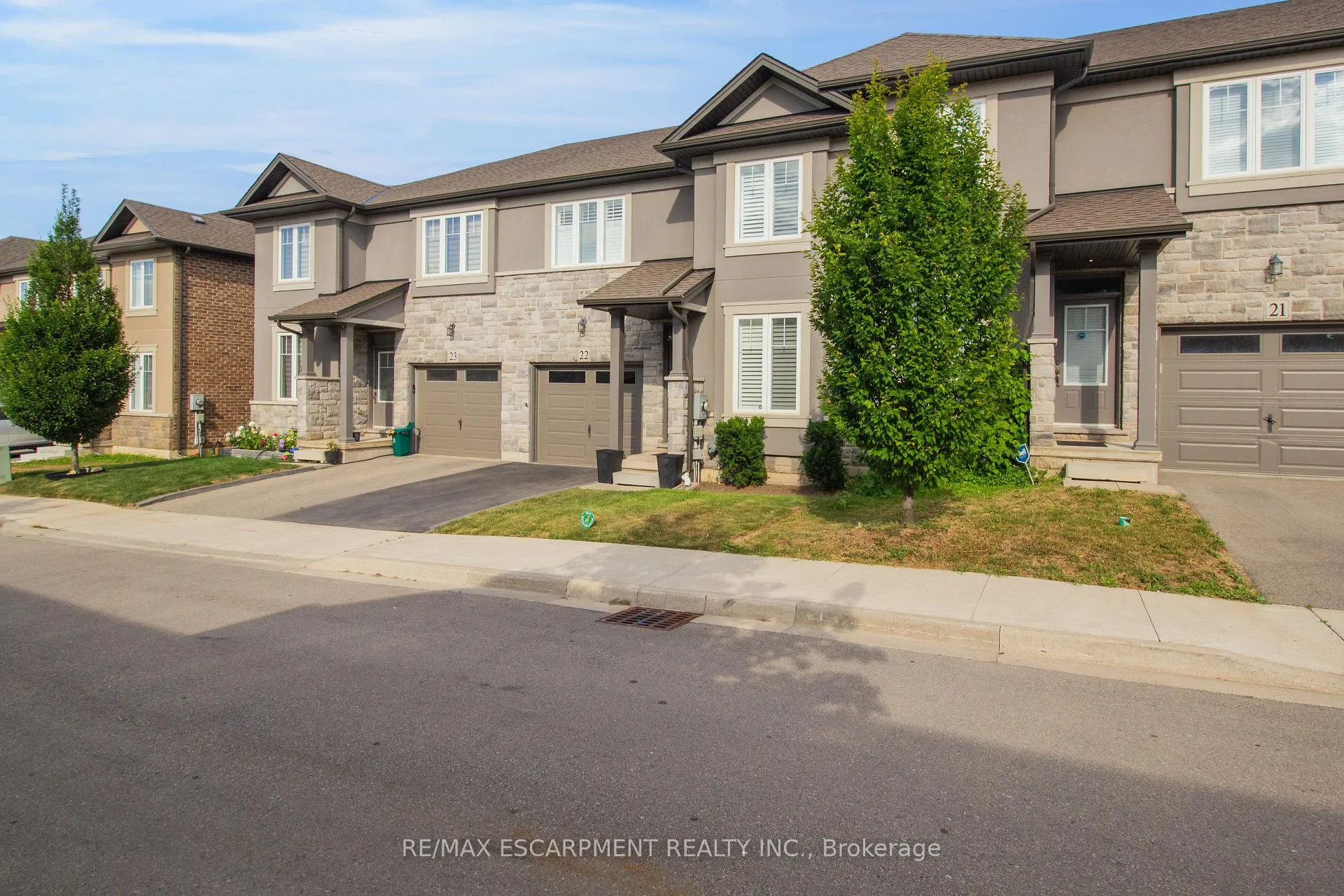 Photo 3 of Unit 22, 120 Vineberg Drive, Hamilton, Allison — HOMEH