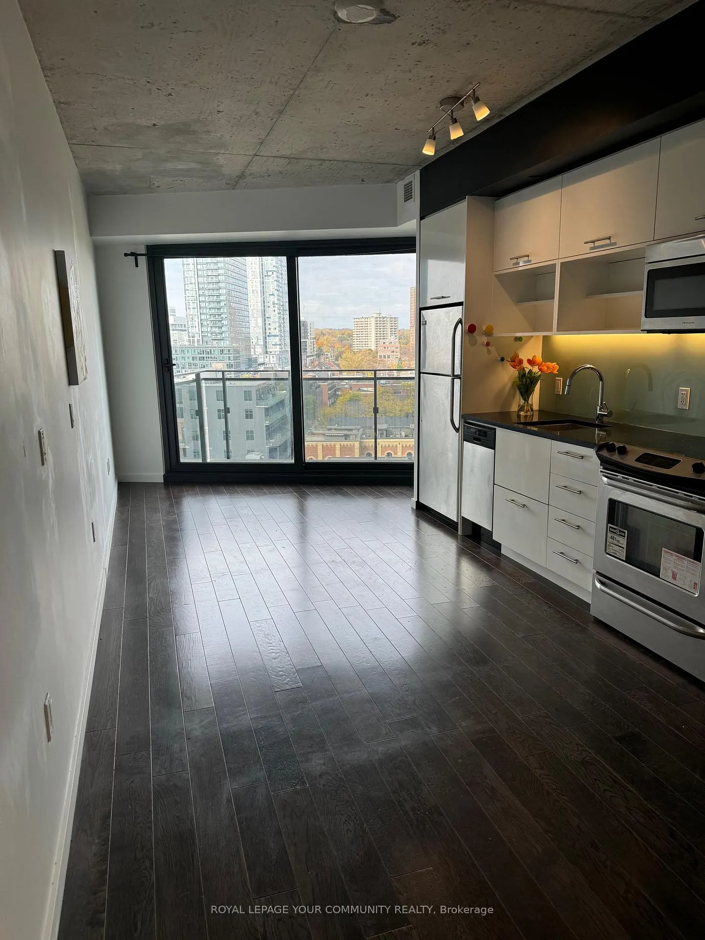 Photo 1 of Unit 1012, 51 Trolley Crescent, Toronto, Moss Park — HOMEH