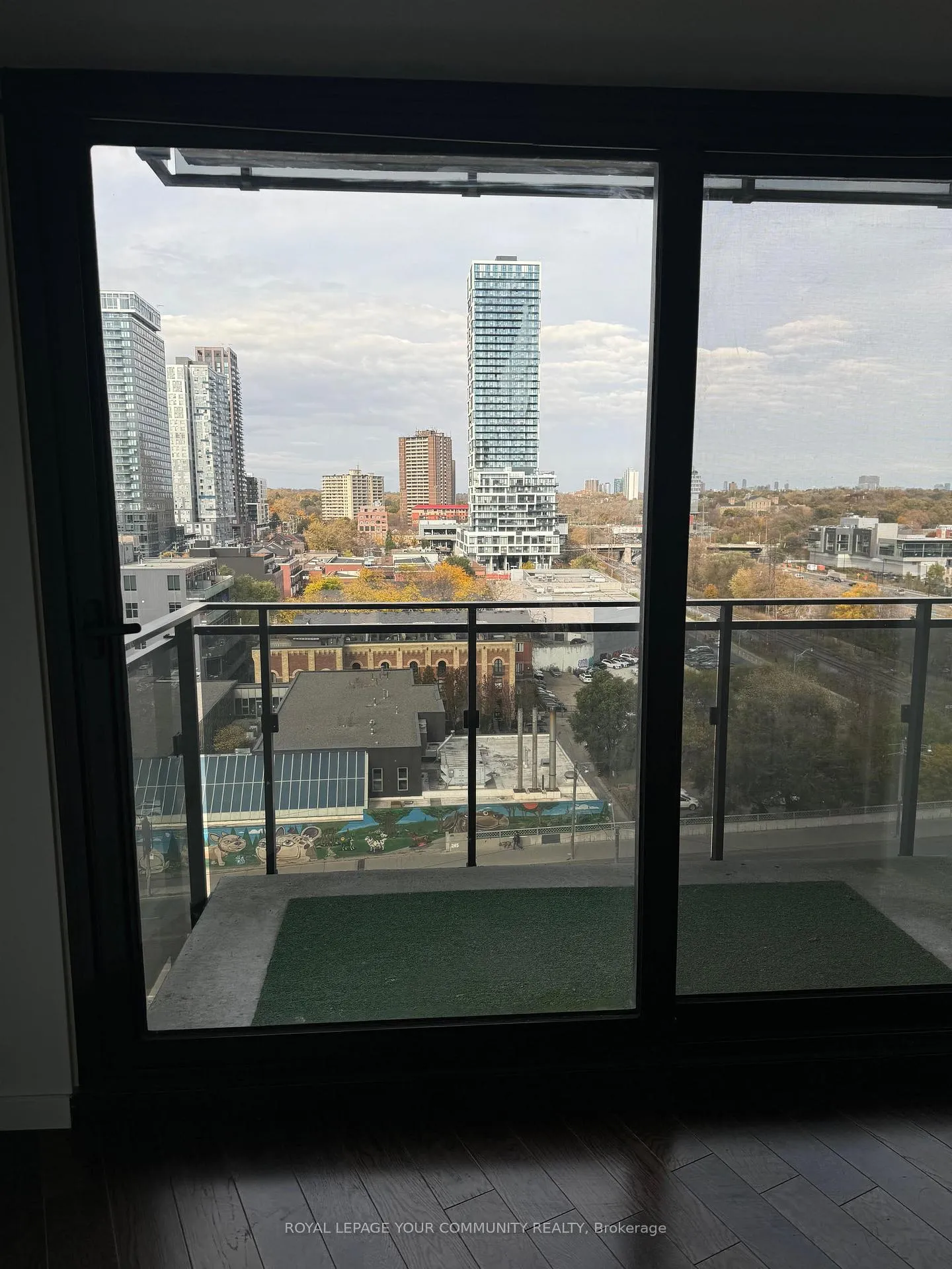 Photo 4 of Unit 1012, 51 Trolley Crescent, Toronto, Moss Park — HOMEH