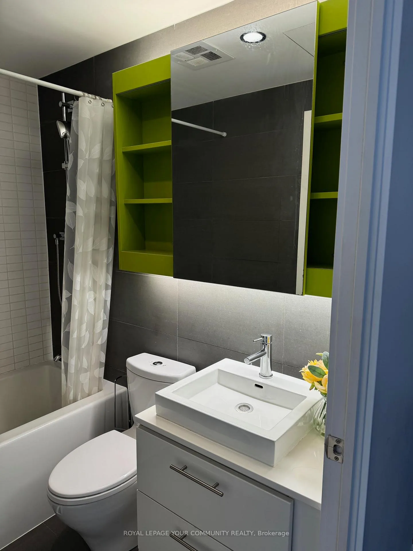 Photo 11 of Unit 1012, 51 Trolley Crescent, Toronto, Moss Park — HOMEH