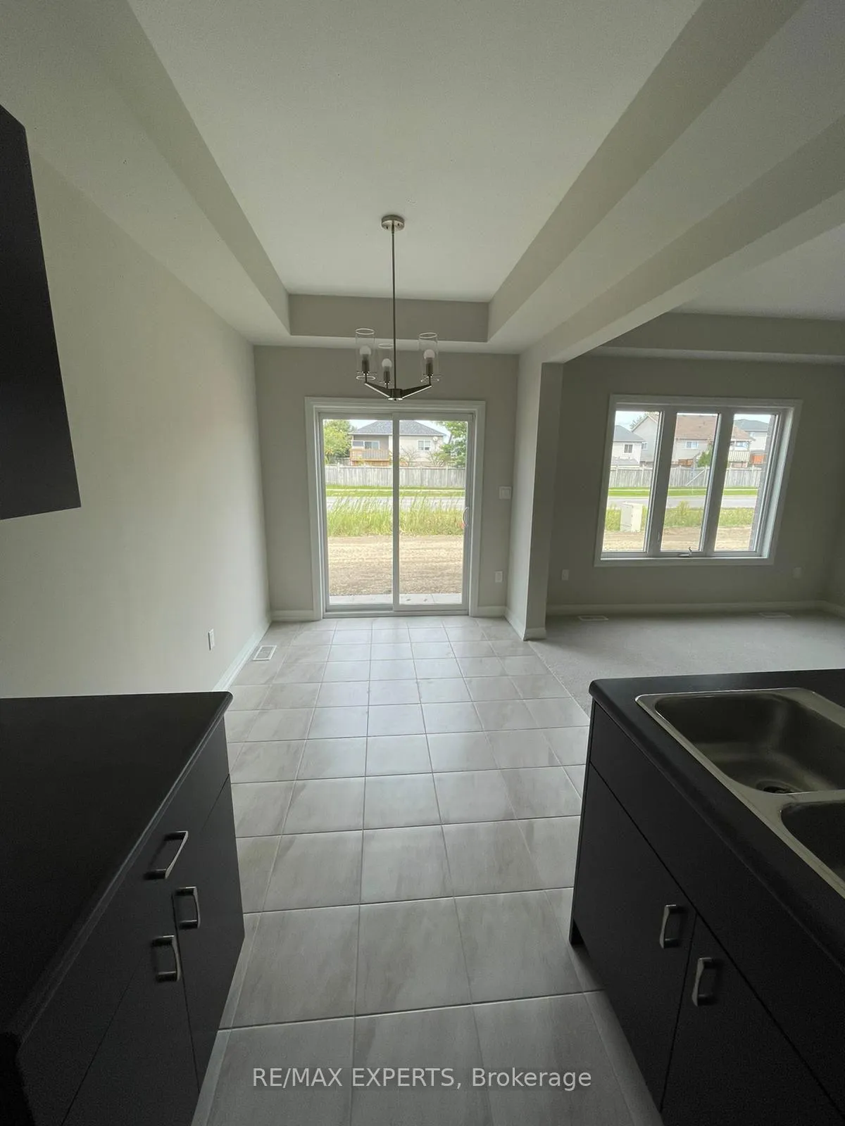 Photo 3 of 7302 Marvel Drive, Niagara Falls, Brown — HOMEH