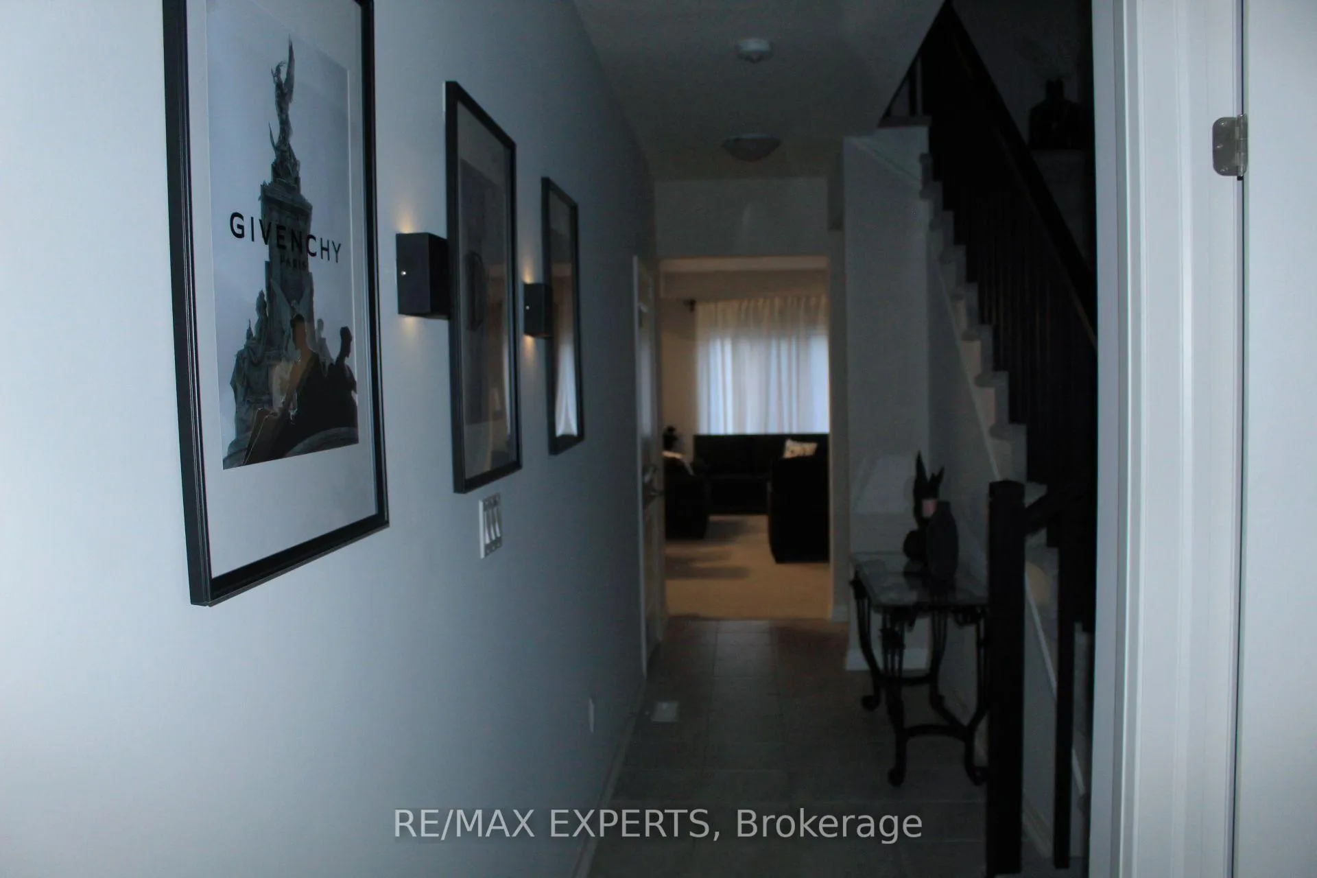 Photo 4 of 7302 Marvel Drive, Niagara Falls, Brown — HOMEH