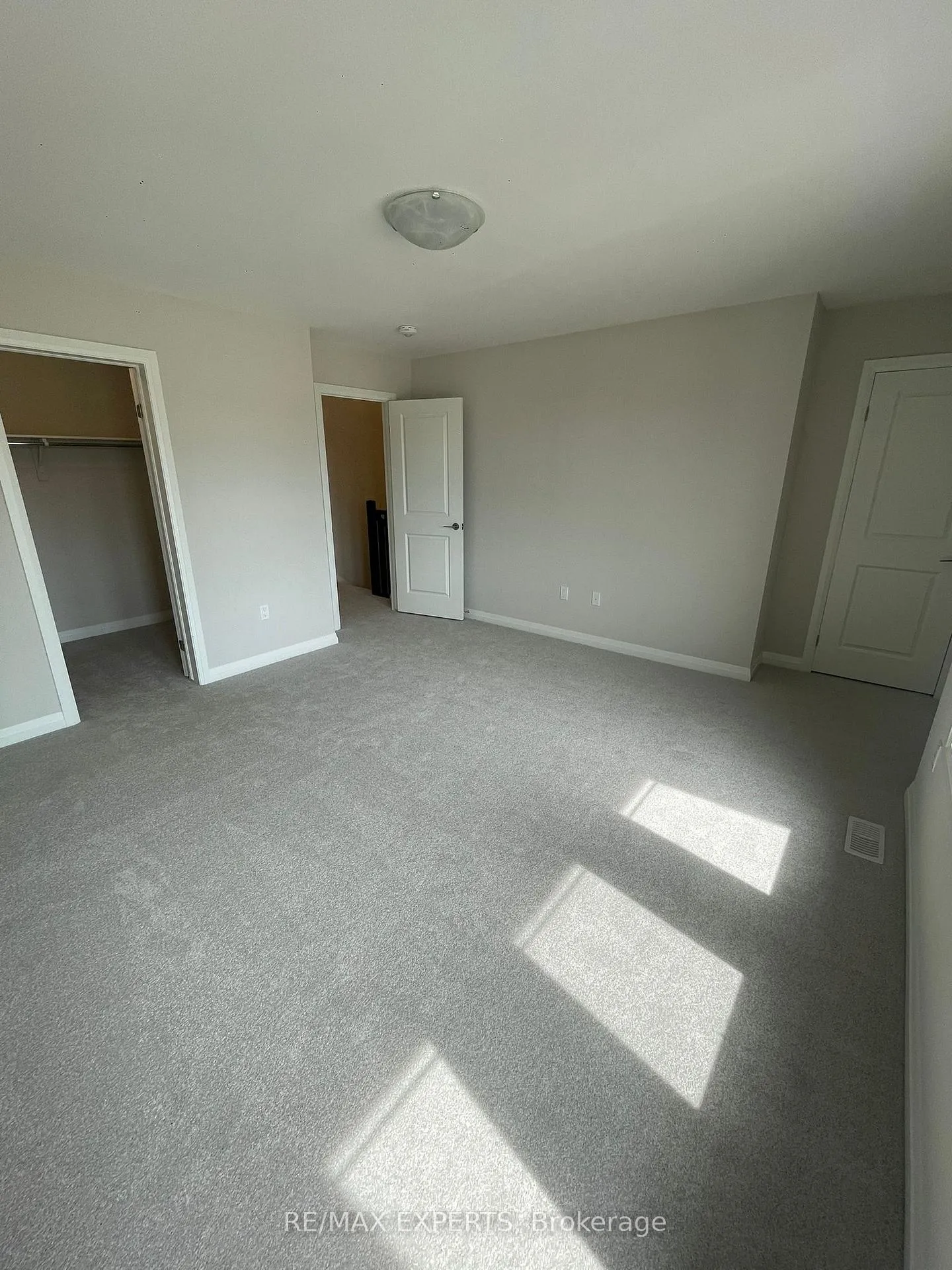 Photo 8 of 7302 Marvel Drive, Niagara Falls, Brown — HOMEH