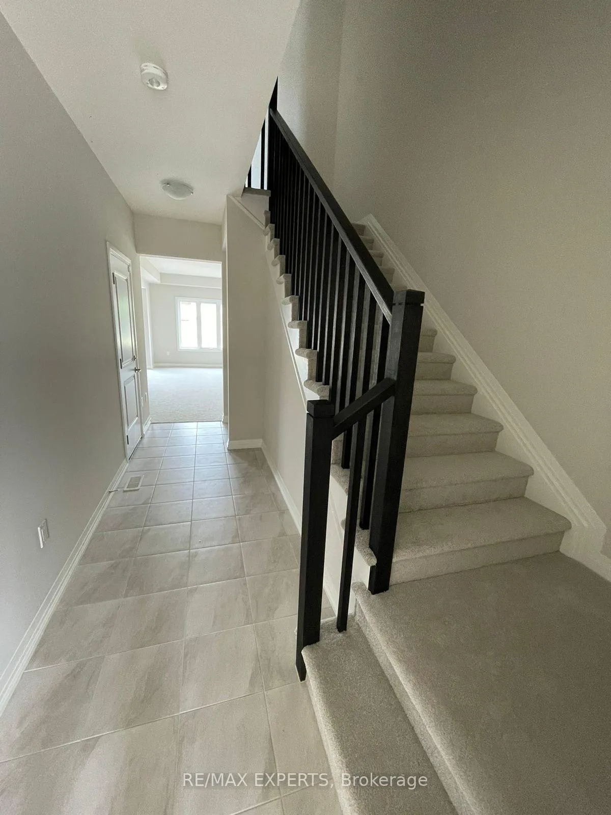Photo 9 of 7302 Marvel Drive, Niagara Falls, Brown — HOMEH