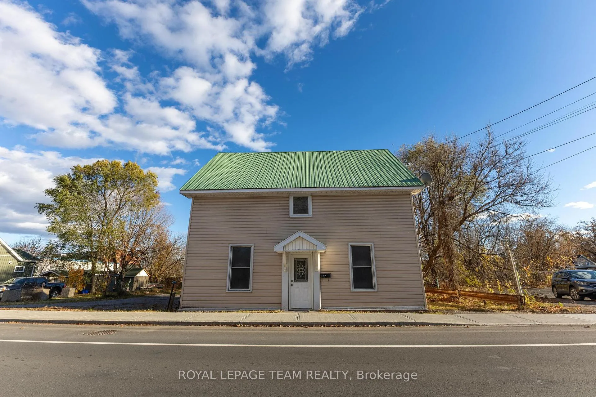 Photo 1 of 31 Daniel Street N, Arnprior — HOMEH