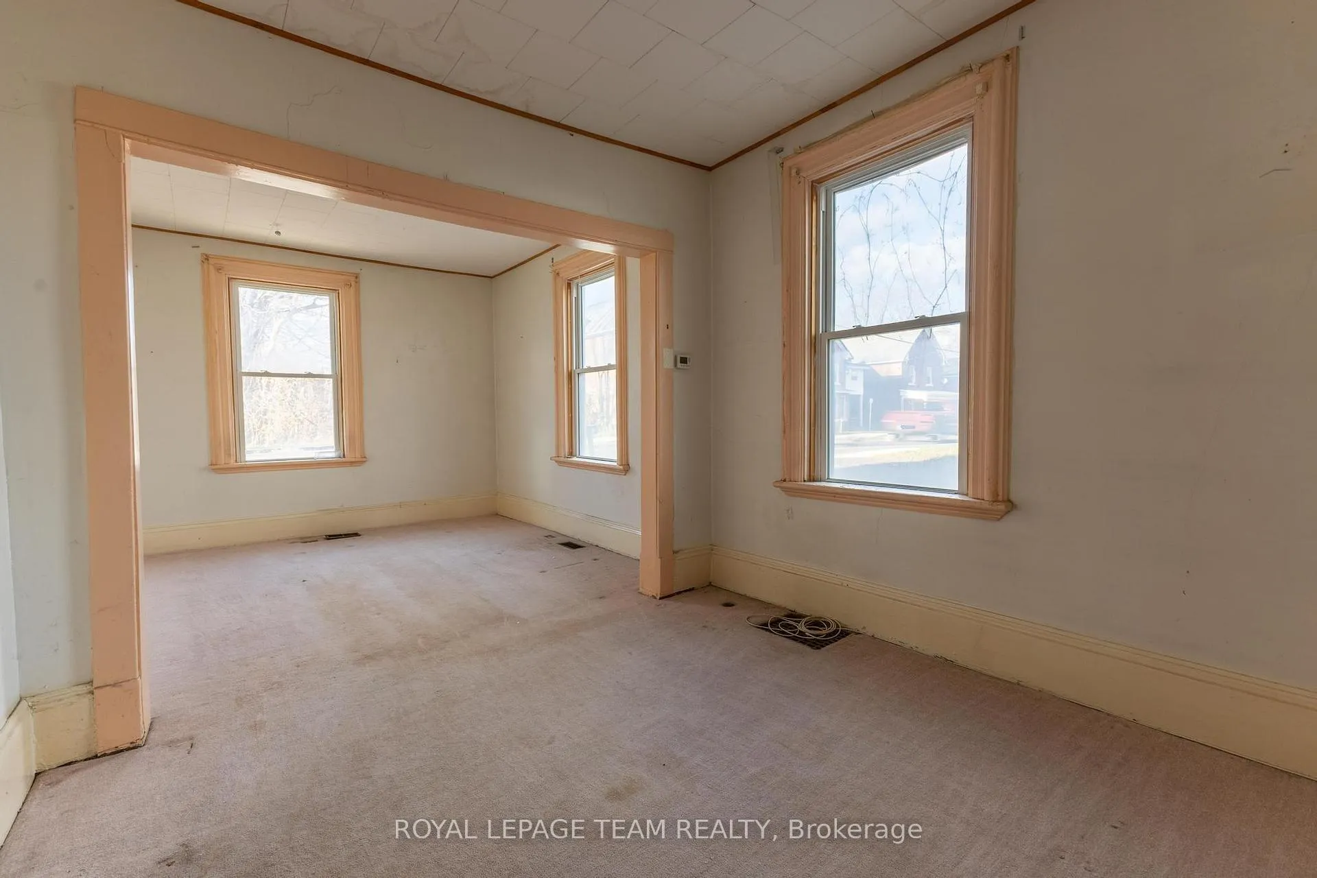 Photo 7 of 31 Daniel Street N, Arnprior — HOMEH