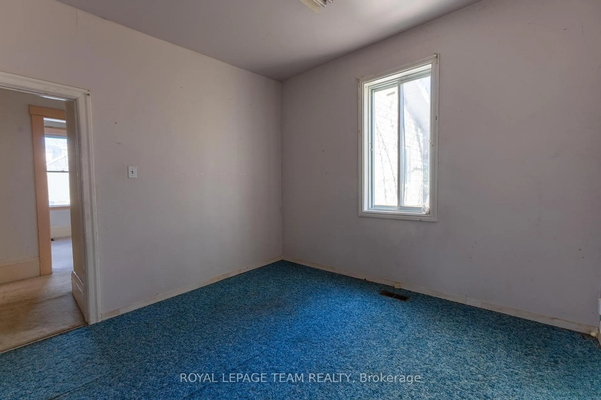 Photo 8 of 31 Daniel Street N, Arnprior — HOMEH