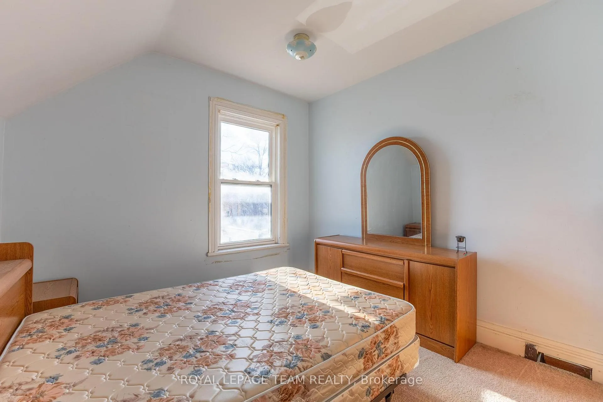 Photo 10 of 31 Daniel Street N, Arnprior — HOMEH