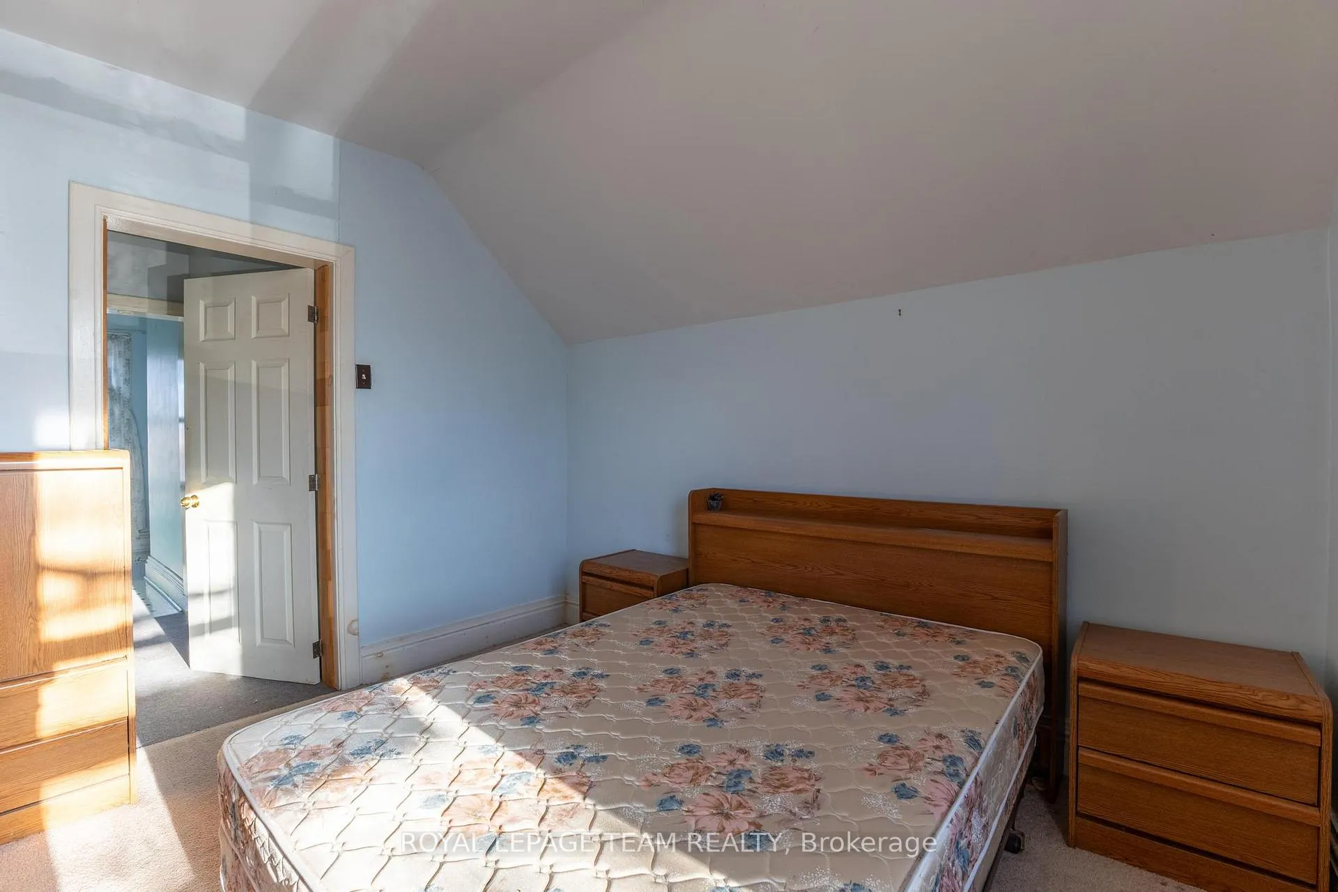 Photo 11 of 31 Daniel Street N, Arnprior — HOMEH