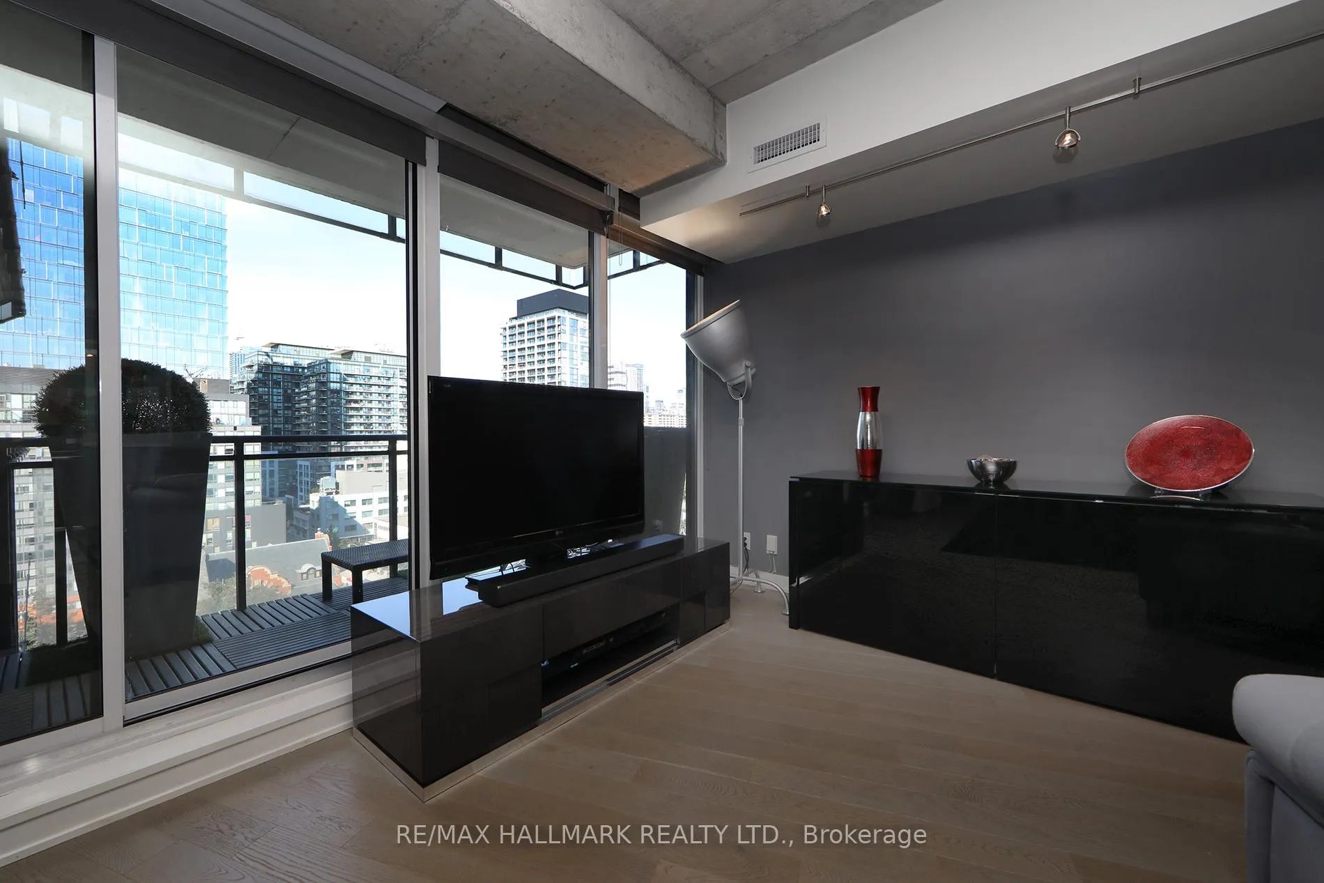 Photo 15 of Unit 1104, 318 King Street E, Toronto, Moss Park — HOMEH
