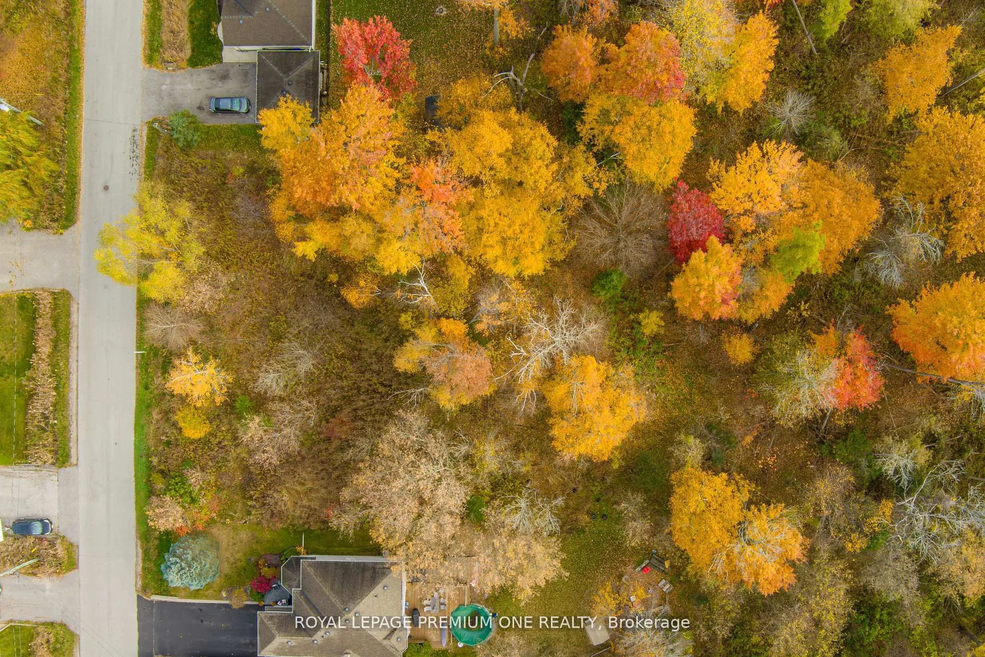 Photo 3 of 909B Willow Street, Innisfil, Lefroy — HOMEH