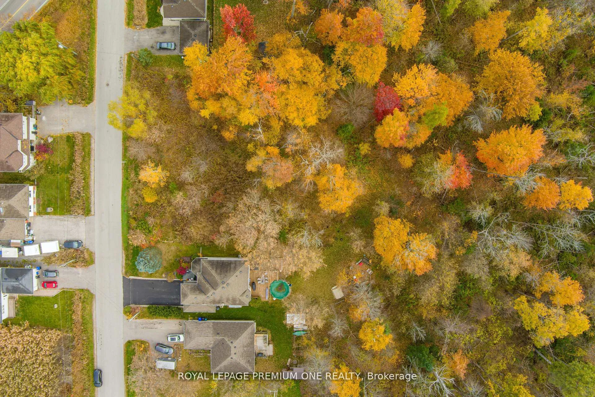 Photo 9 of 909B Willow Street, Innisfil, Lefroy — HOMEH