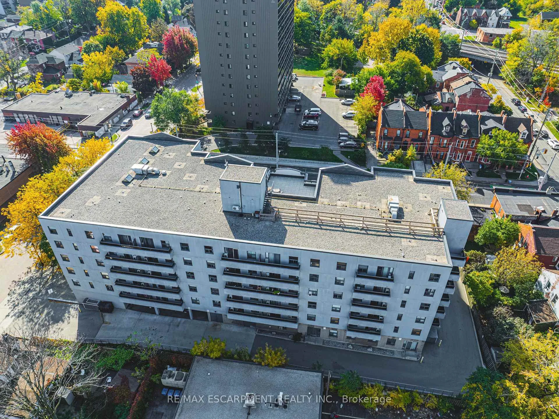 Front of Unit 504, 175 Hunter Street E