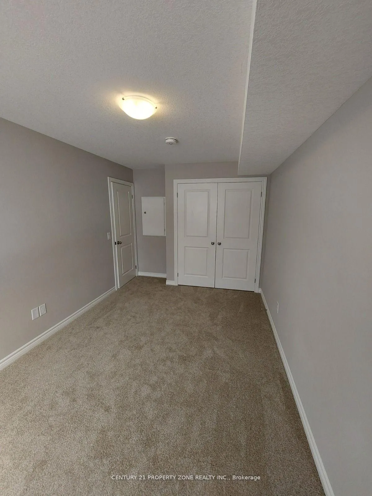 Photo 6 of 245 Chapel Hill Drive, Kitchener, Doon South — HOMEH