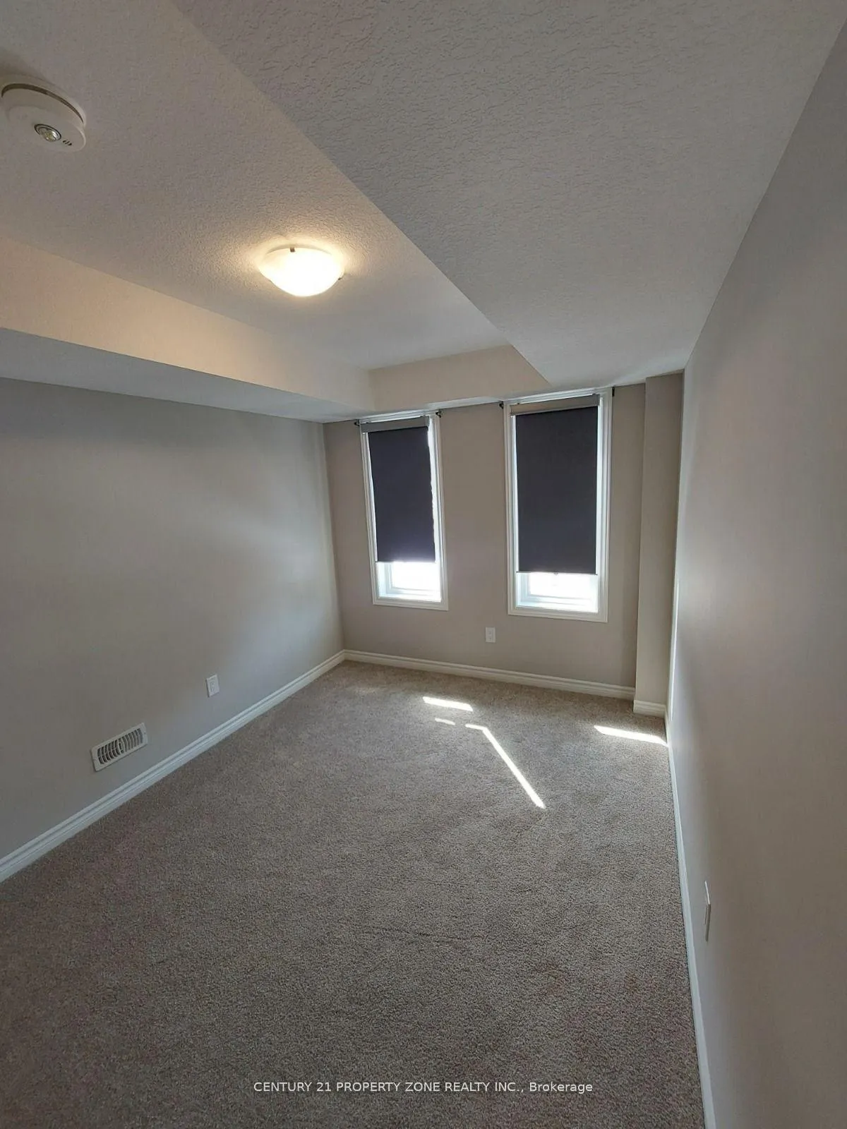 Photo 7 of 245 Chapel Hill Drive, Kitchener, Doon South — HOMEH