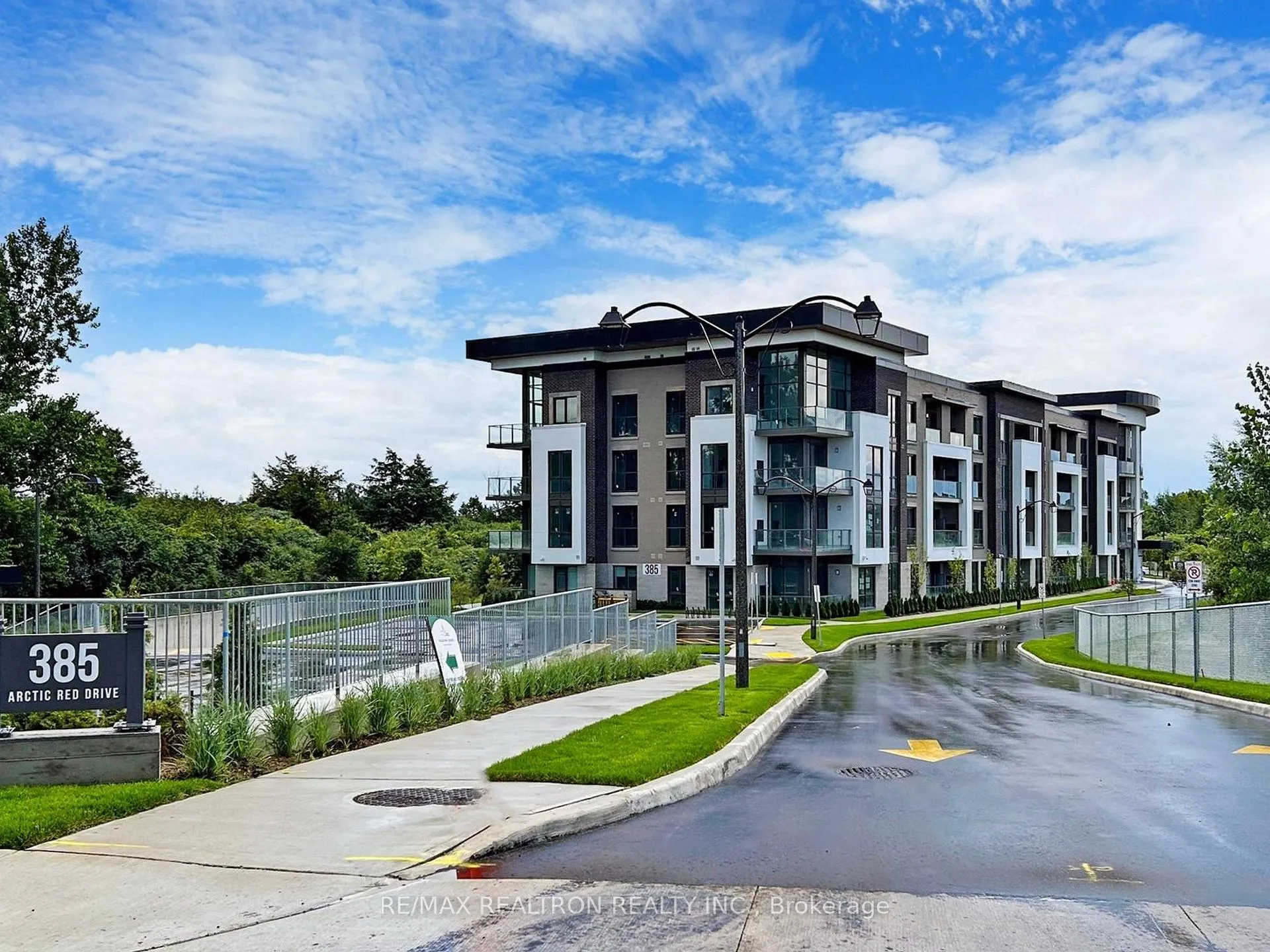 Photo 1 of Unit 413, 385 Arctic Red Drive, Oshawa, Windfields — HOMEH