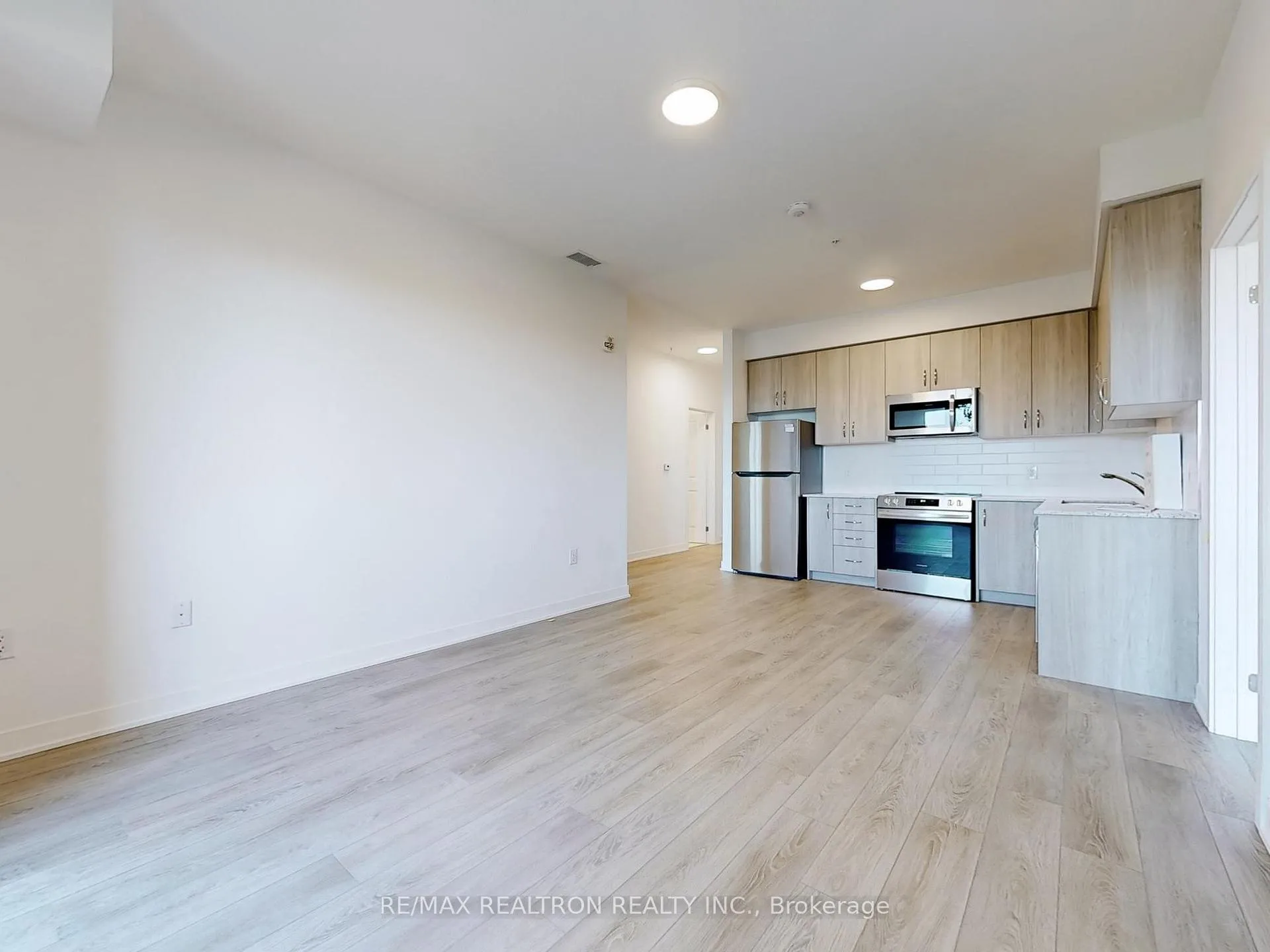 Photo 10 of Unit 413, 385 Arctic Red Drive, Oshawa, Windfields — HOMEH