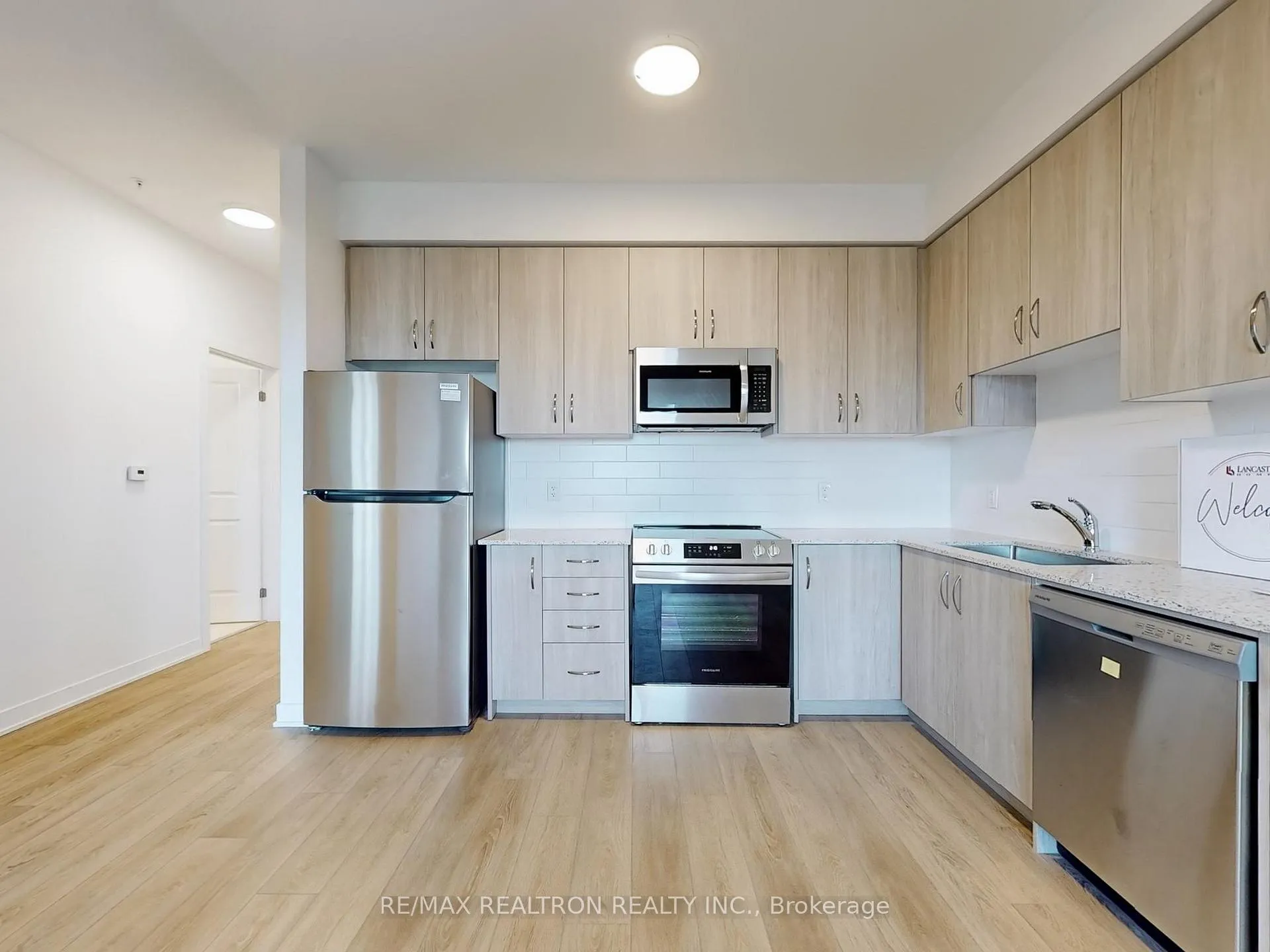 Photo 11 of Unit 413, 385 Arctic Red Drive, Oshawa, Windfields — HOMEH
