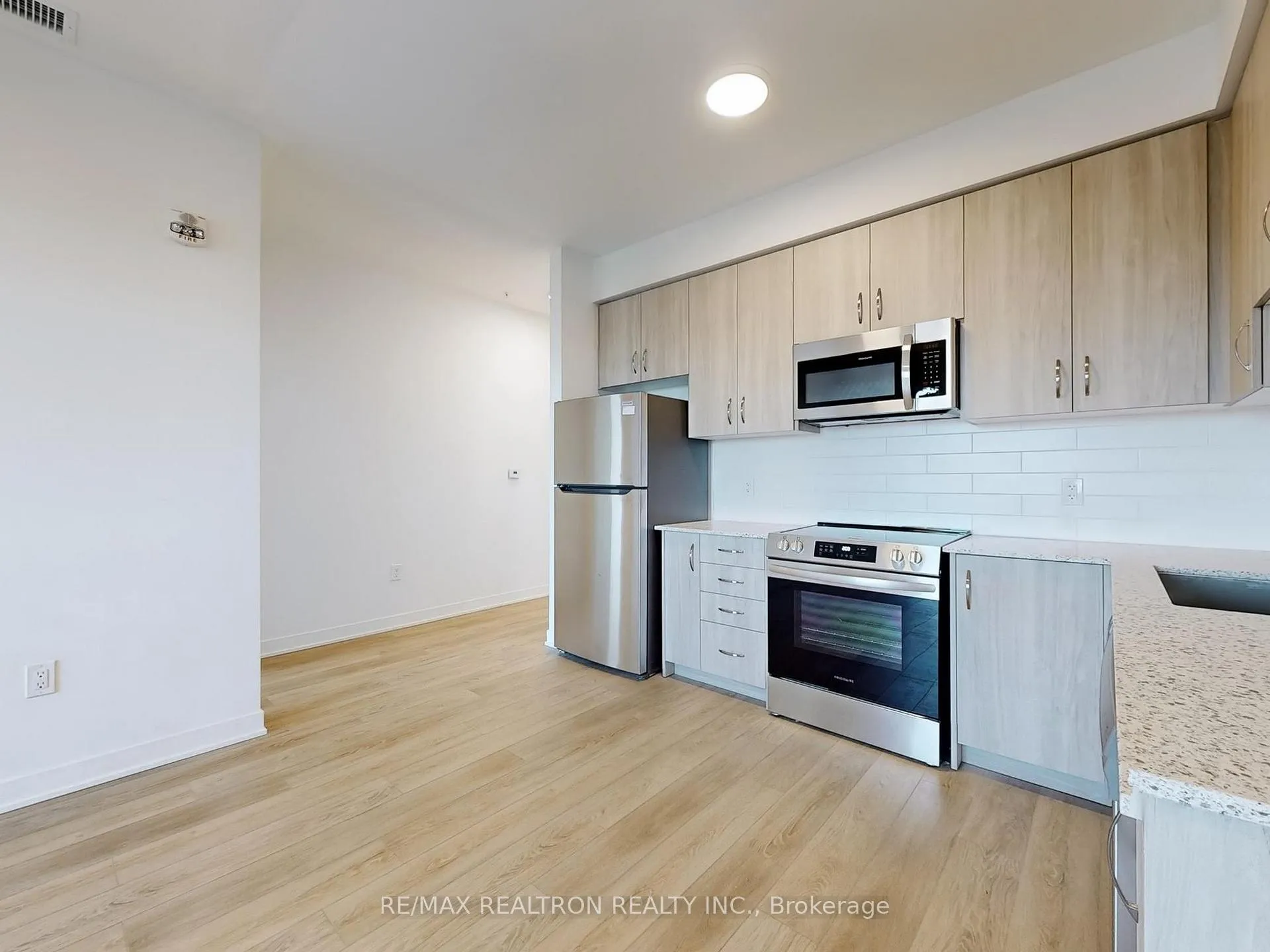 Photo 12 of Unit 413, 385 Arctic Red Drive, Oshawa, Windfields — HOMEH