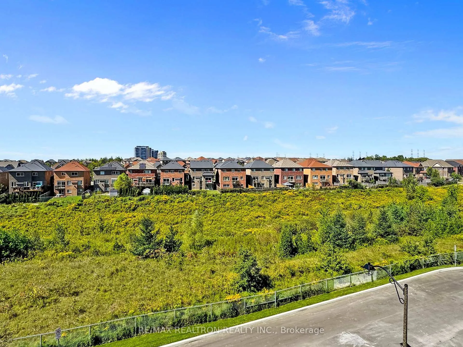 Photo 28 of Unit 413, 385 Arctic Red Drive, Oshawa, Windfields — HOMEH