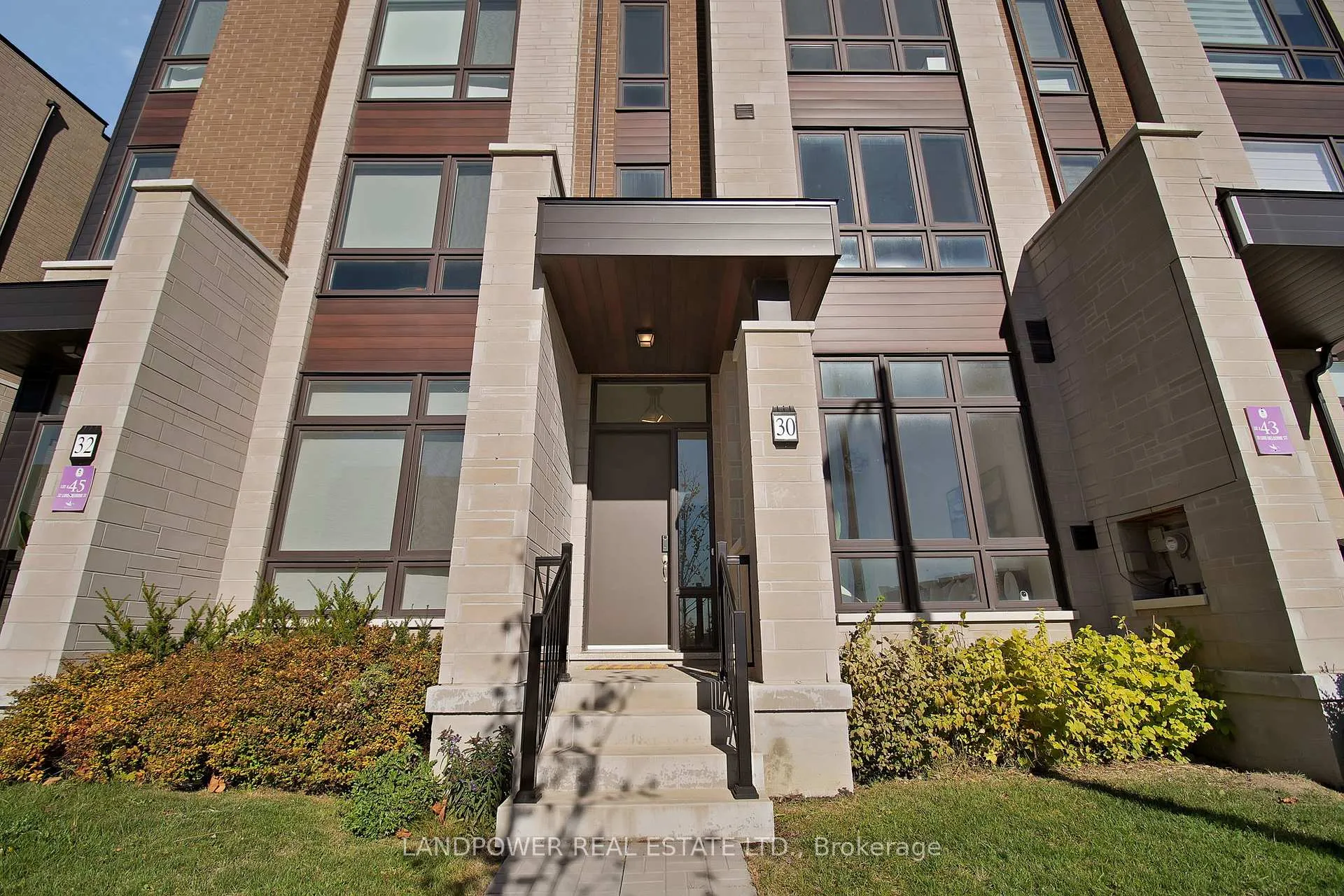 Photo 2 of 30 Lord Melborne Street, Markham, Victoria Square — HOMEH